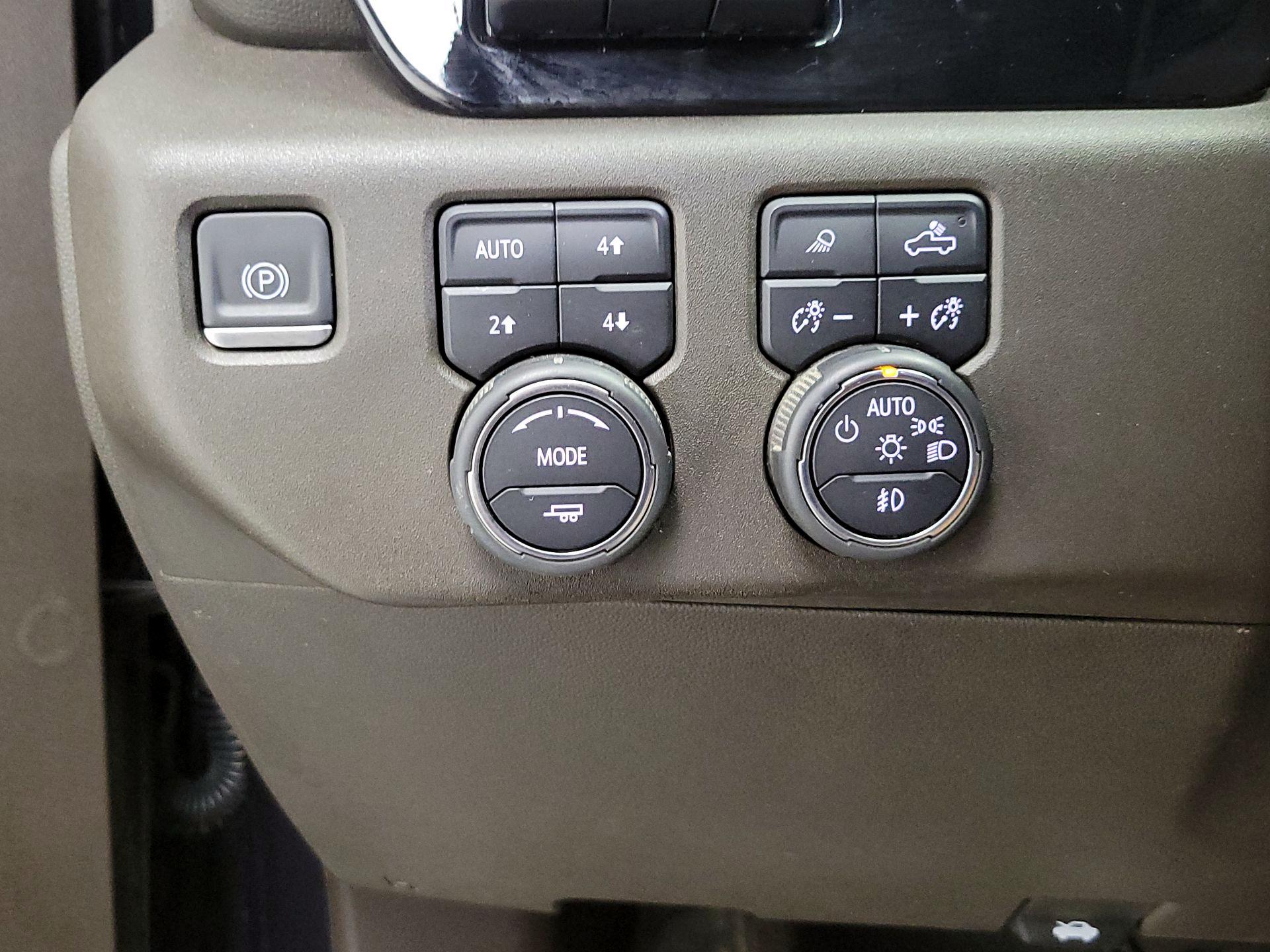 Thumbnail: 2022 Chevrolet Silverado 1500 - 13