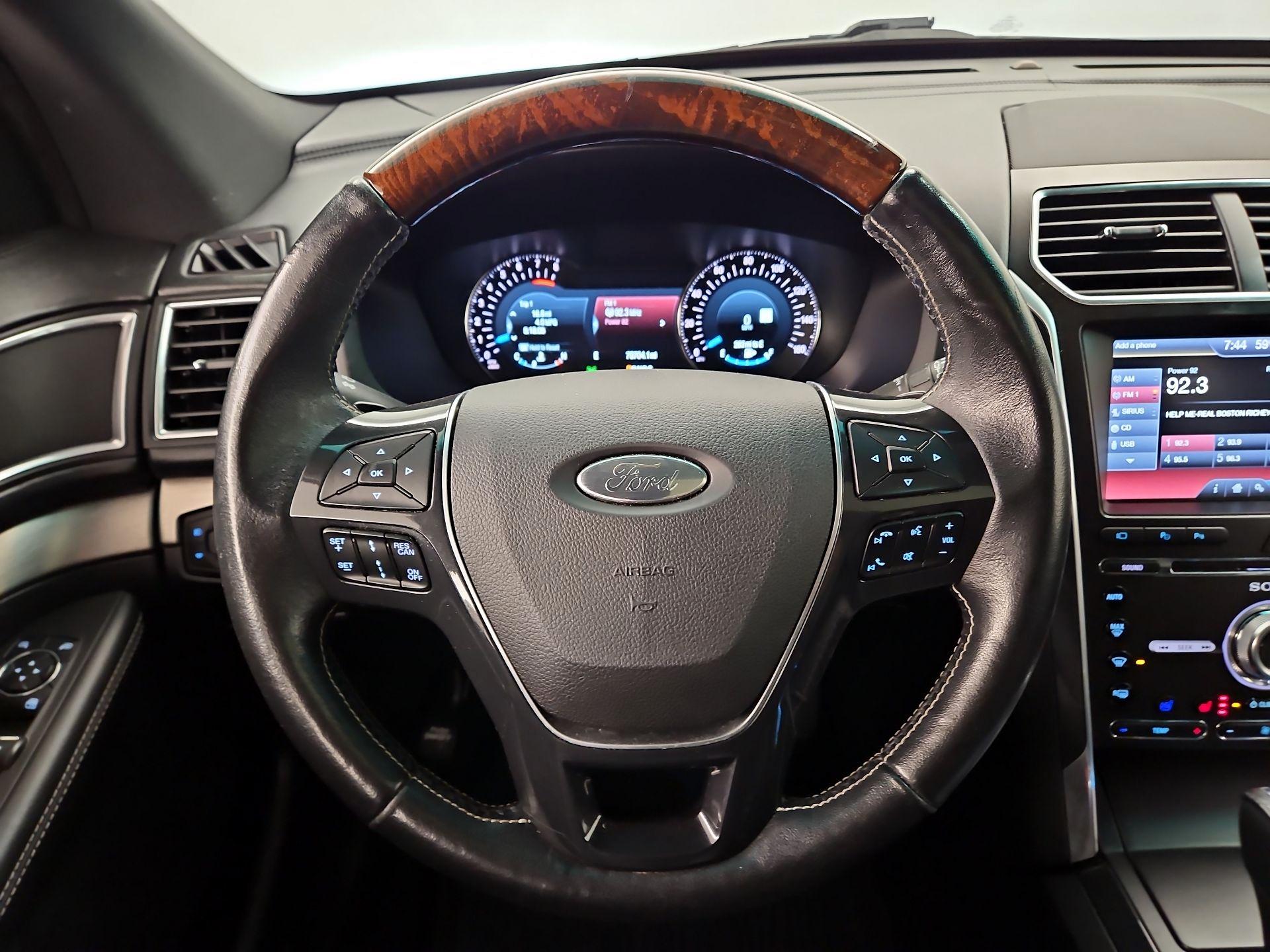 Thumbnail: 2016 Ford Explorer - 10