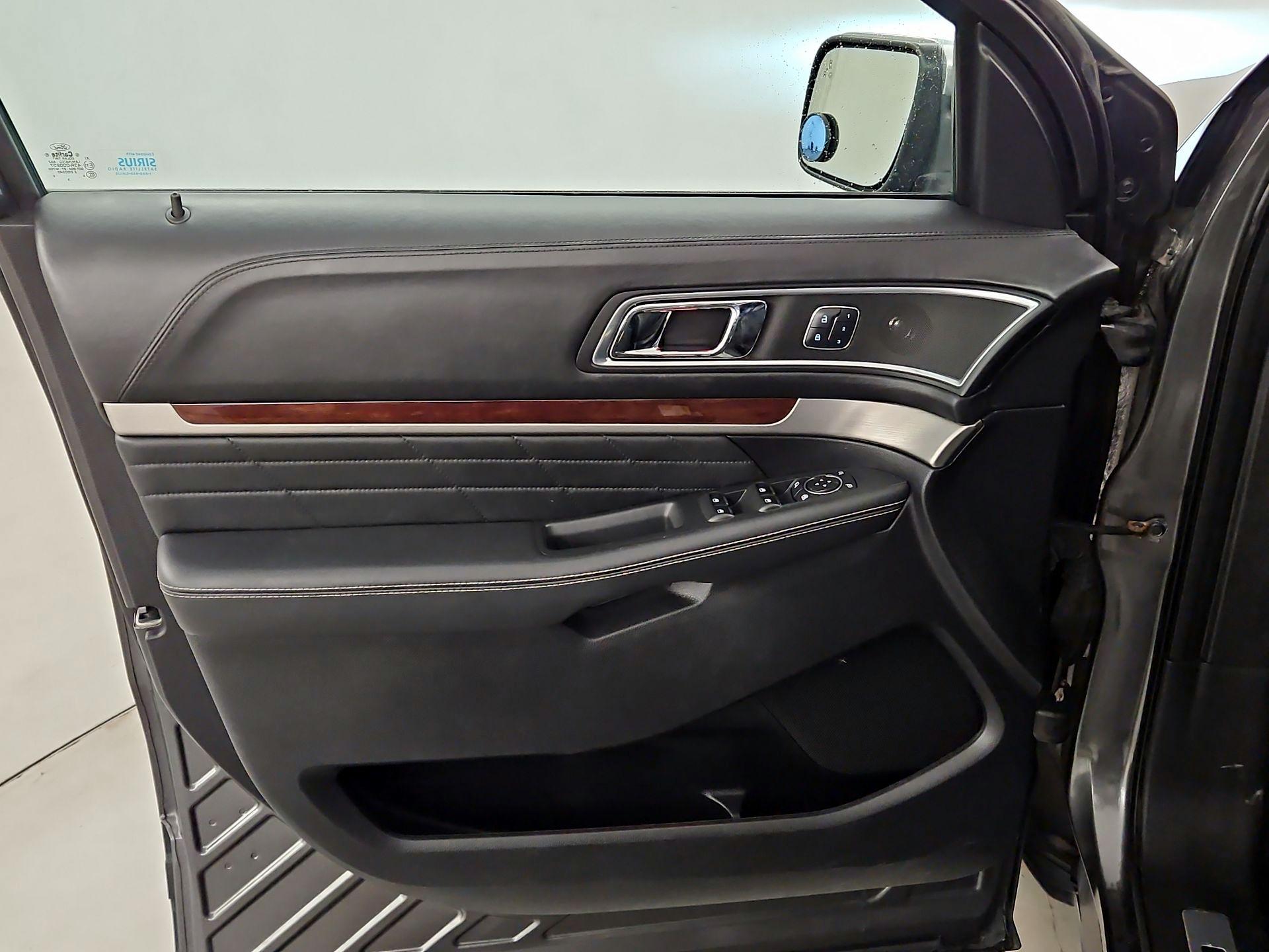 Thumbnail: 2016 Ford Explorer - 12