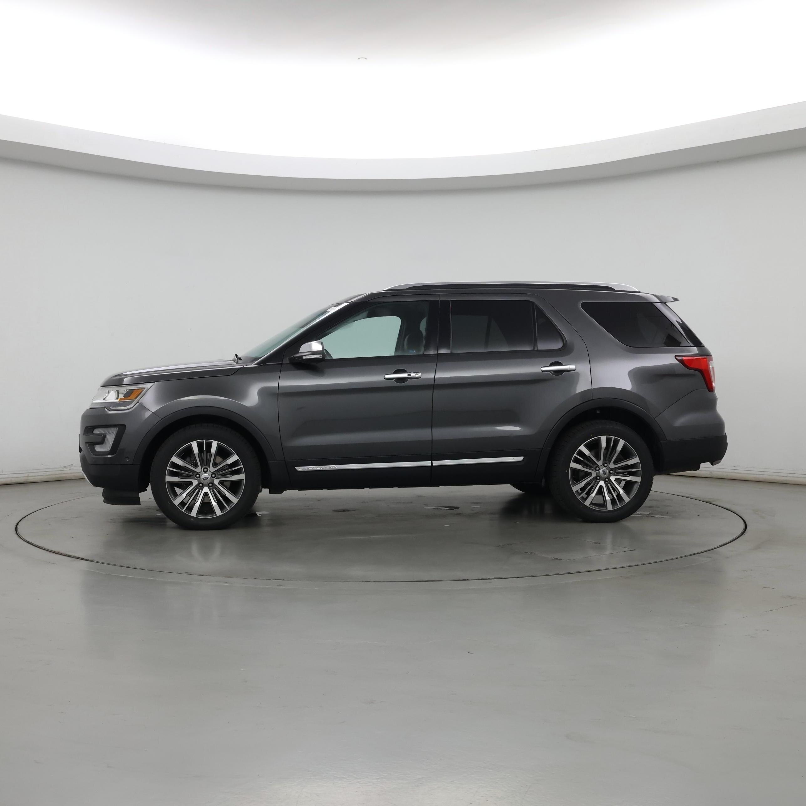 Thumbnail: 2016 Ford Explorer - 3