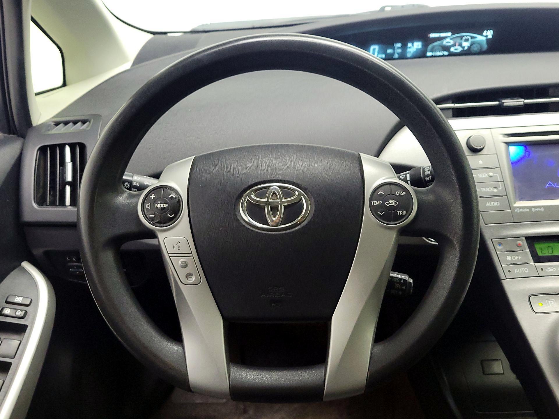 Thumbnail: 2015 Toyota Prius - 10