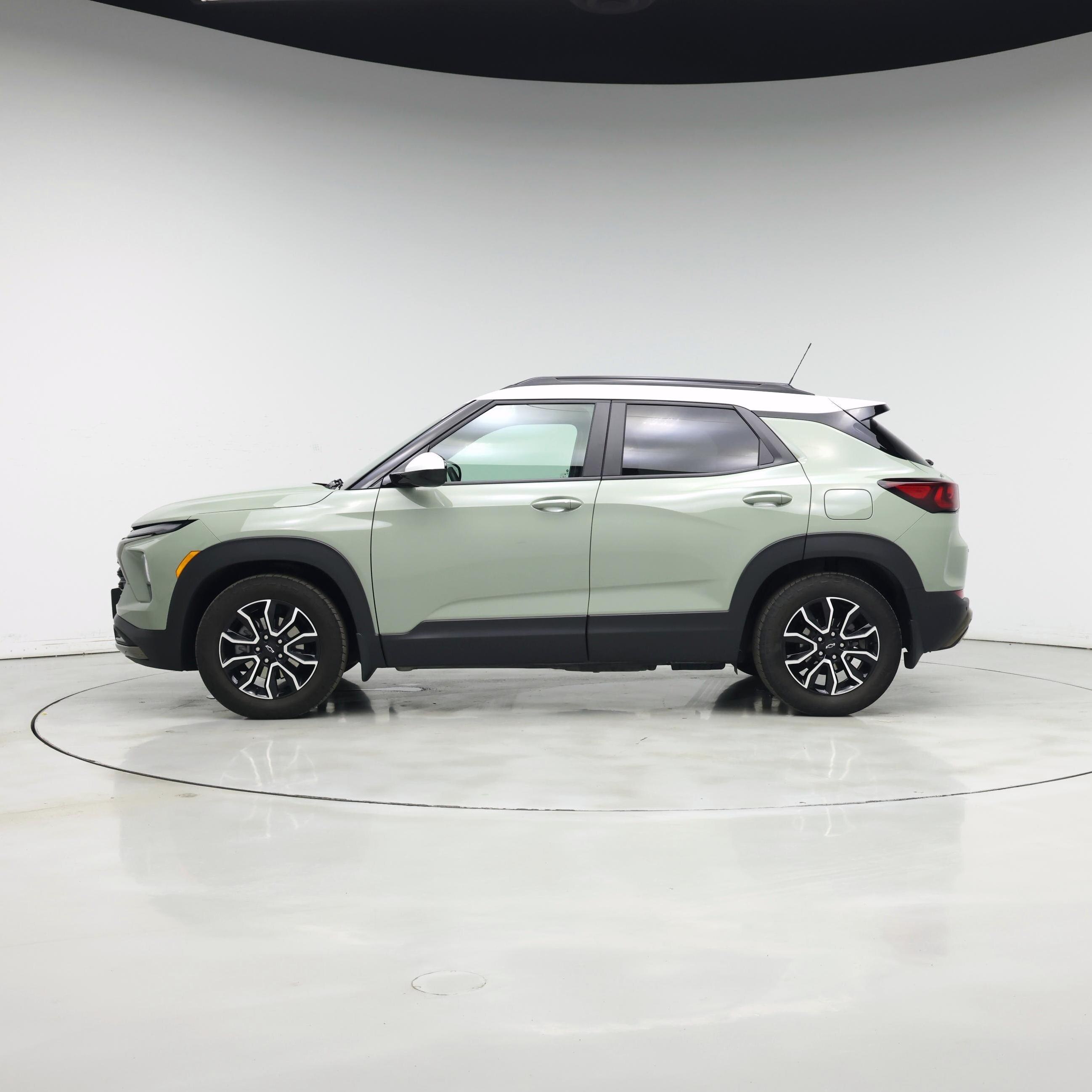 Thumbnail: 2024 Chevrolet TrailBlazer - 3