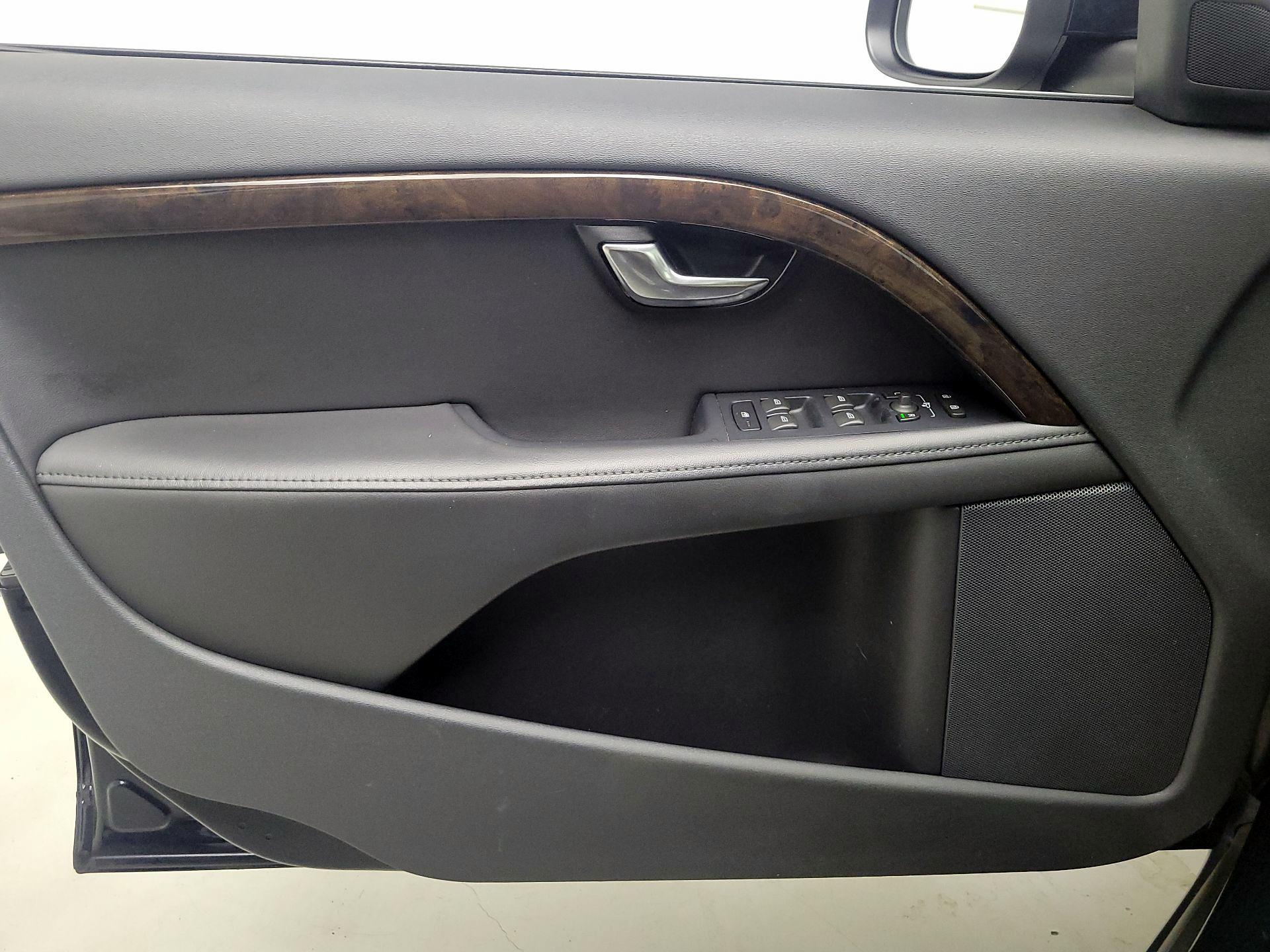 Thumbnail: 2015 Volvo S80 - 12