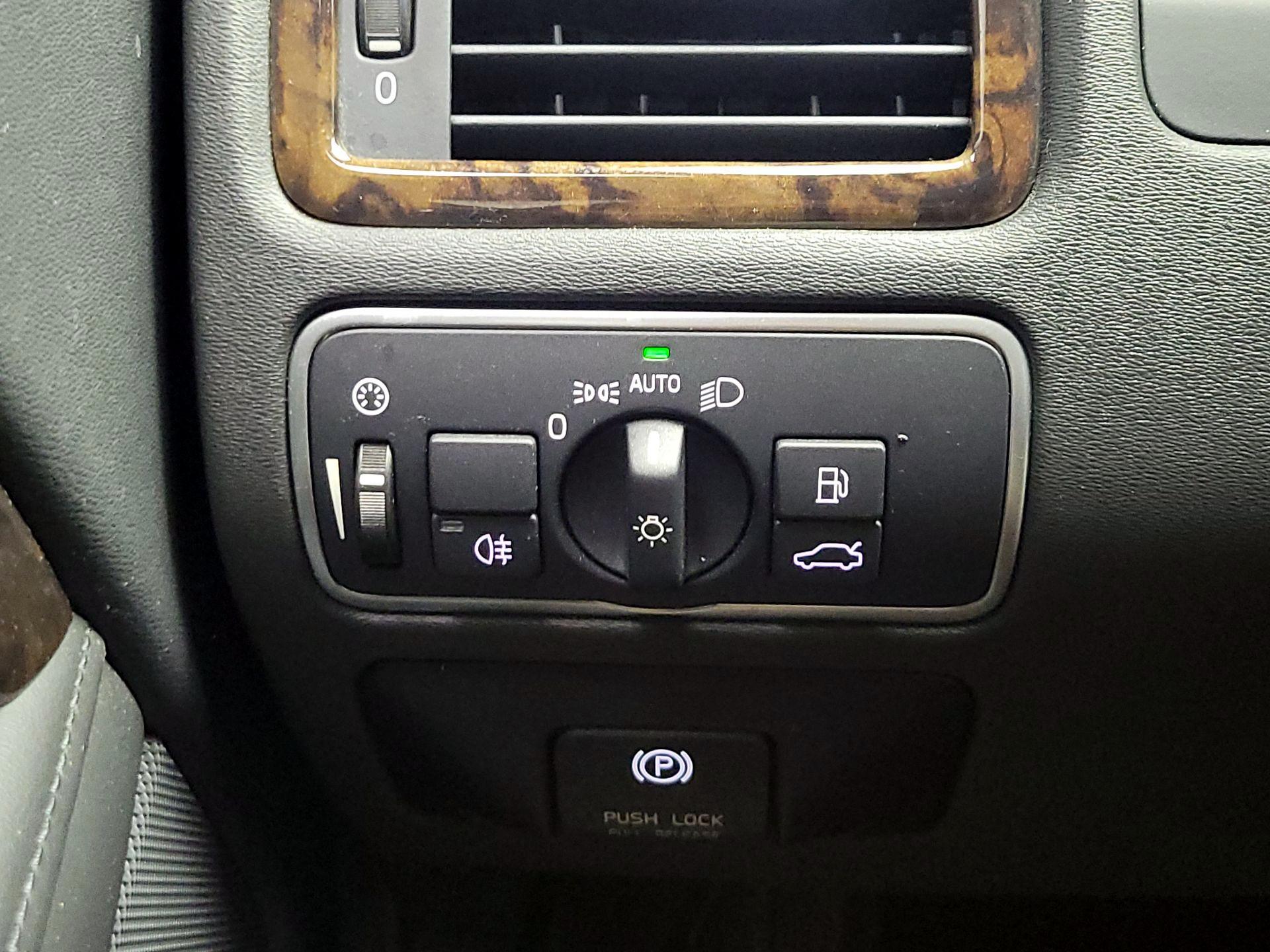 Thumbnail: 2015 Volvo S80 - 13