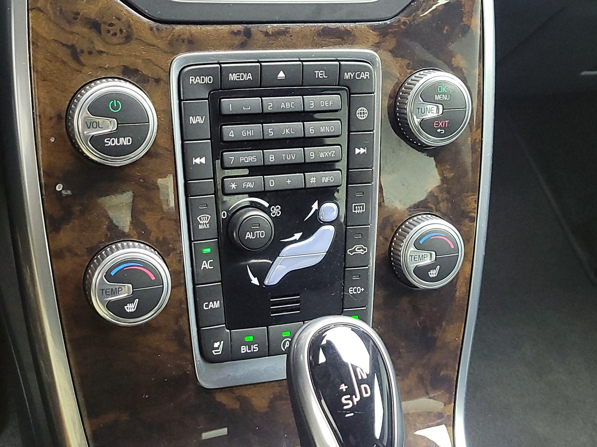 Thumbnail: 2015 Volvo S80 - 17