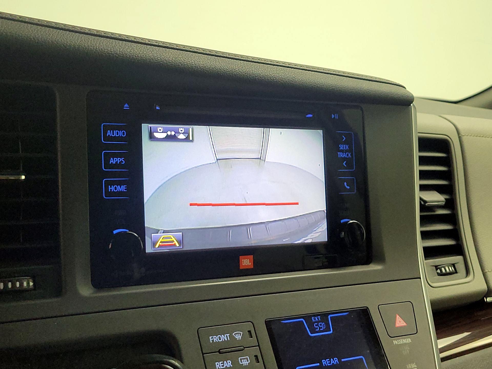 Thumbnail: 2015 Toyota Sienna - 15