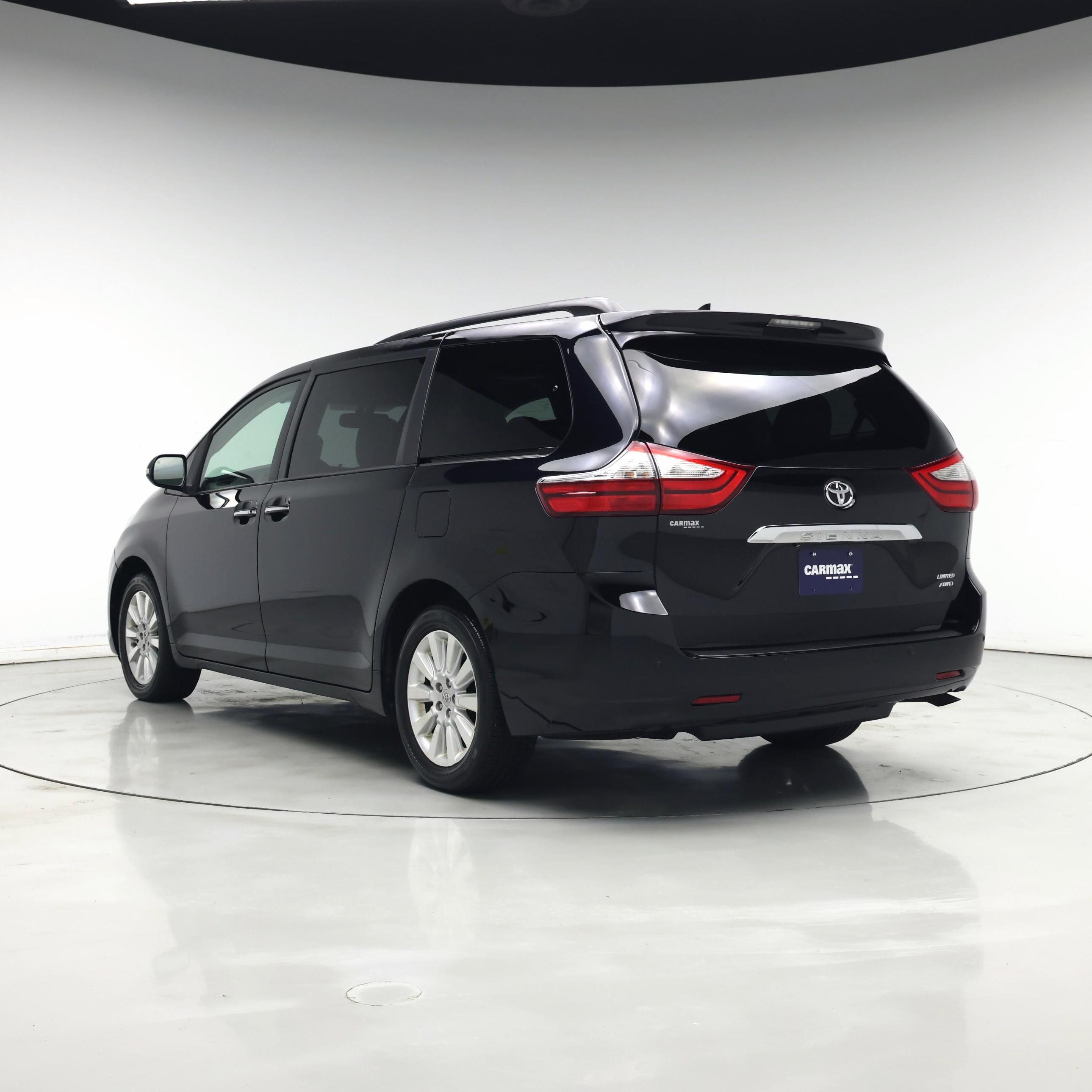 Thumbnail: 2015 Toyota Sienna - 2