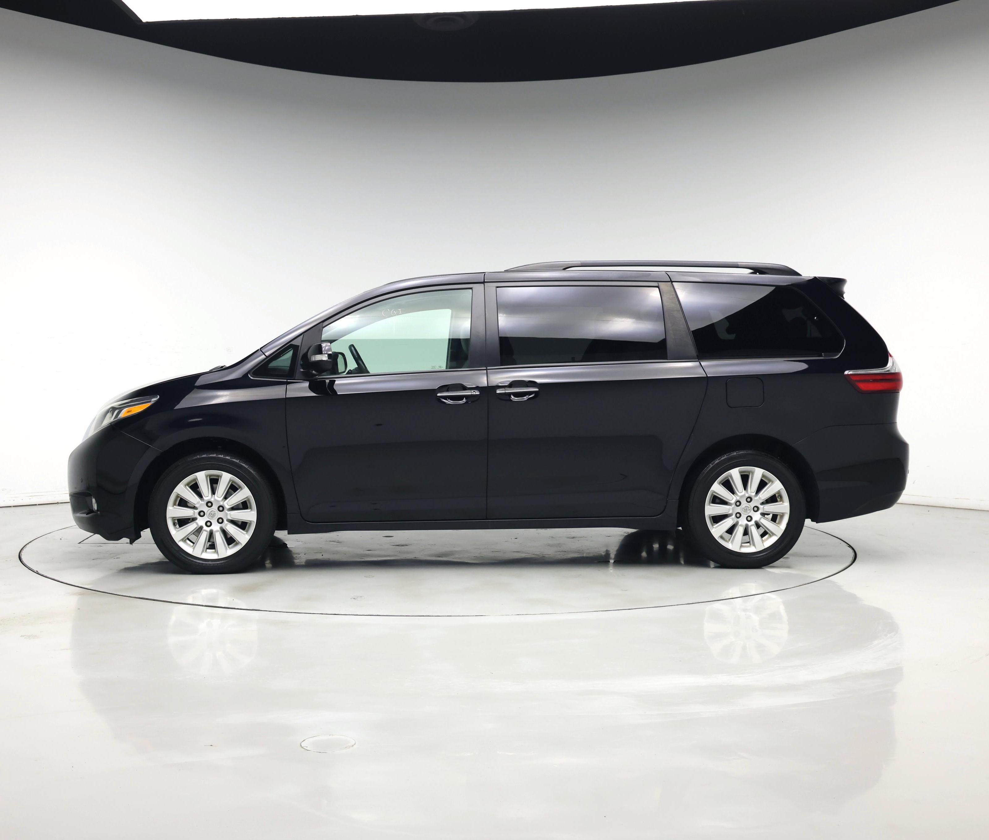 Thumbnail: 2015 Toyota Sienna - 3