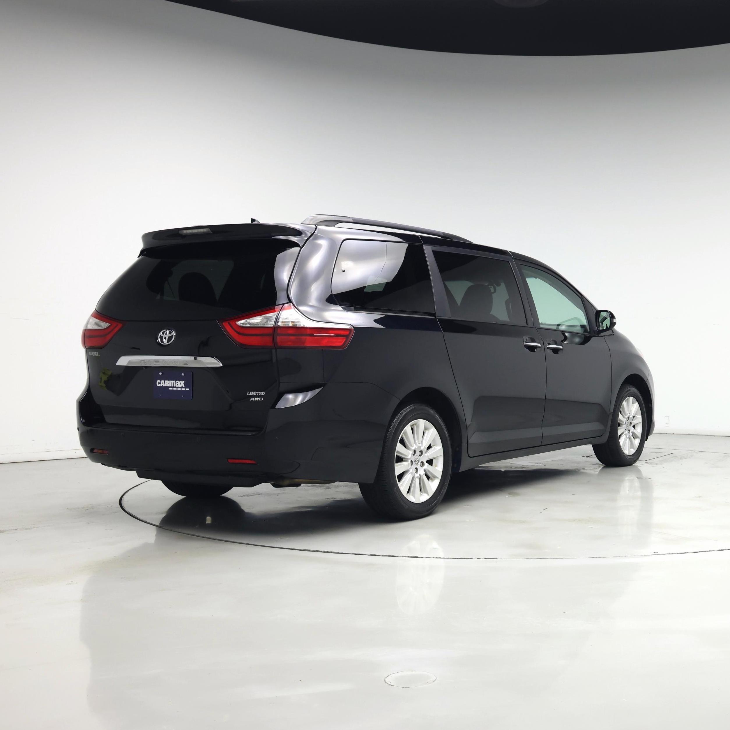 Thumbnail: 2015 Toyota Sienna - 8