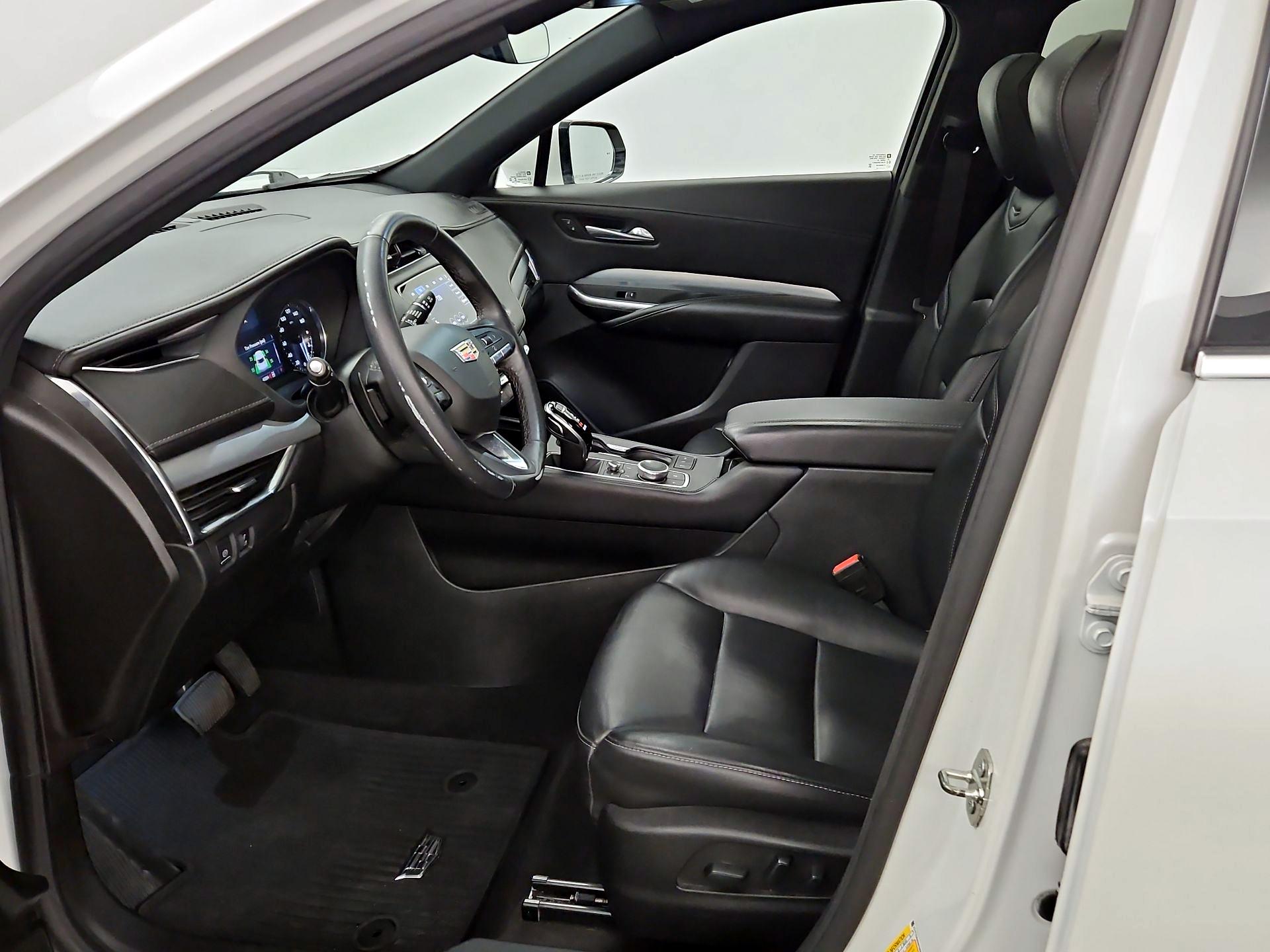 Thumbnail: 2021 Cadillac XT4 - 11