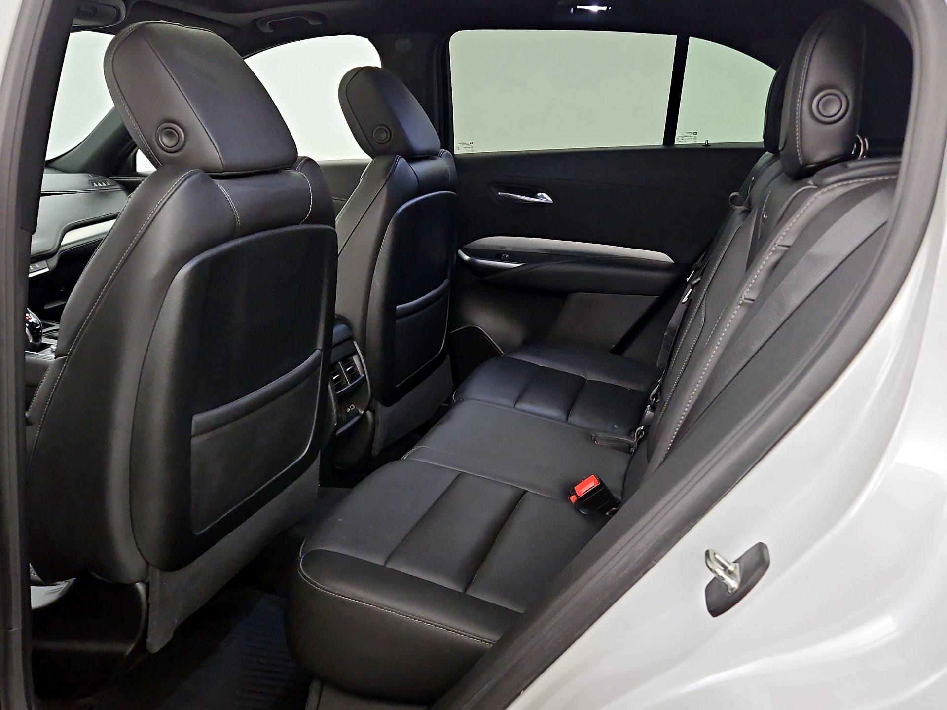 Thumbnail: 2021 Cadillac XT4 - 20
