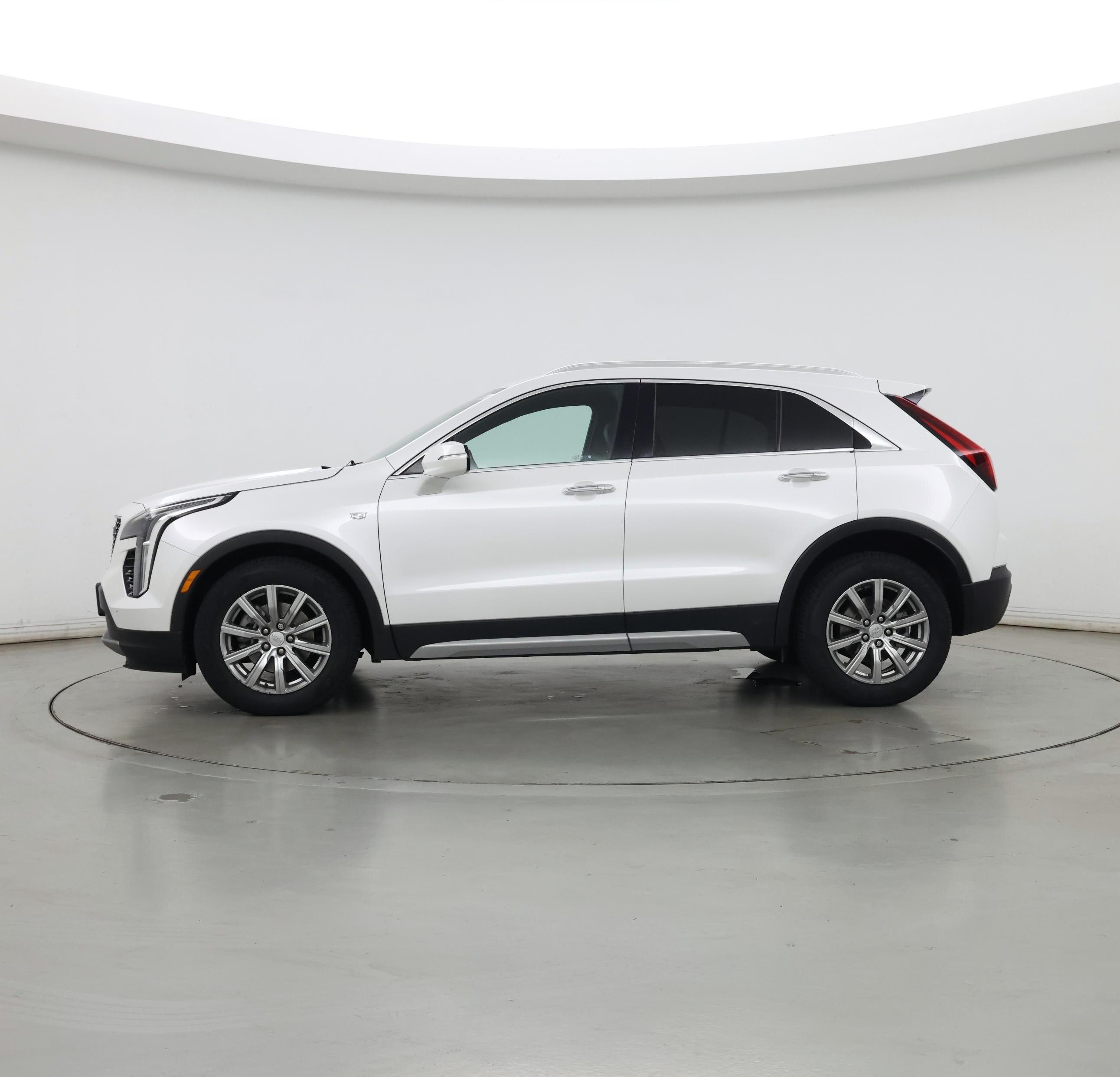 Thumbnail: 2021 Cadillac XT4 - 3