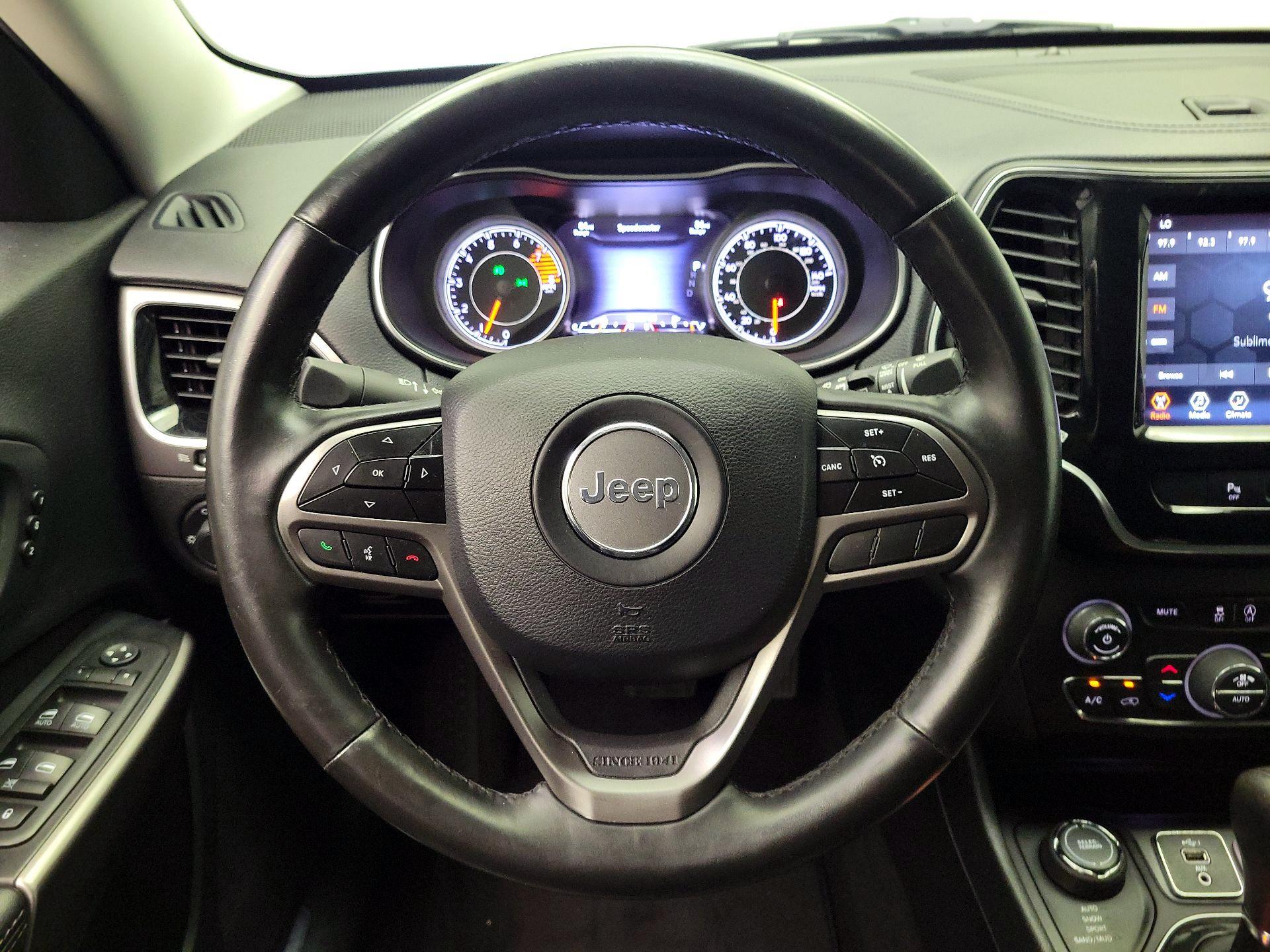 Thumbnail: 2020 Jeep Cherokee - 10