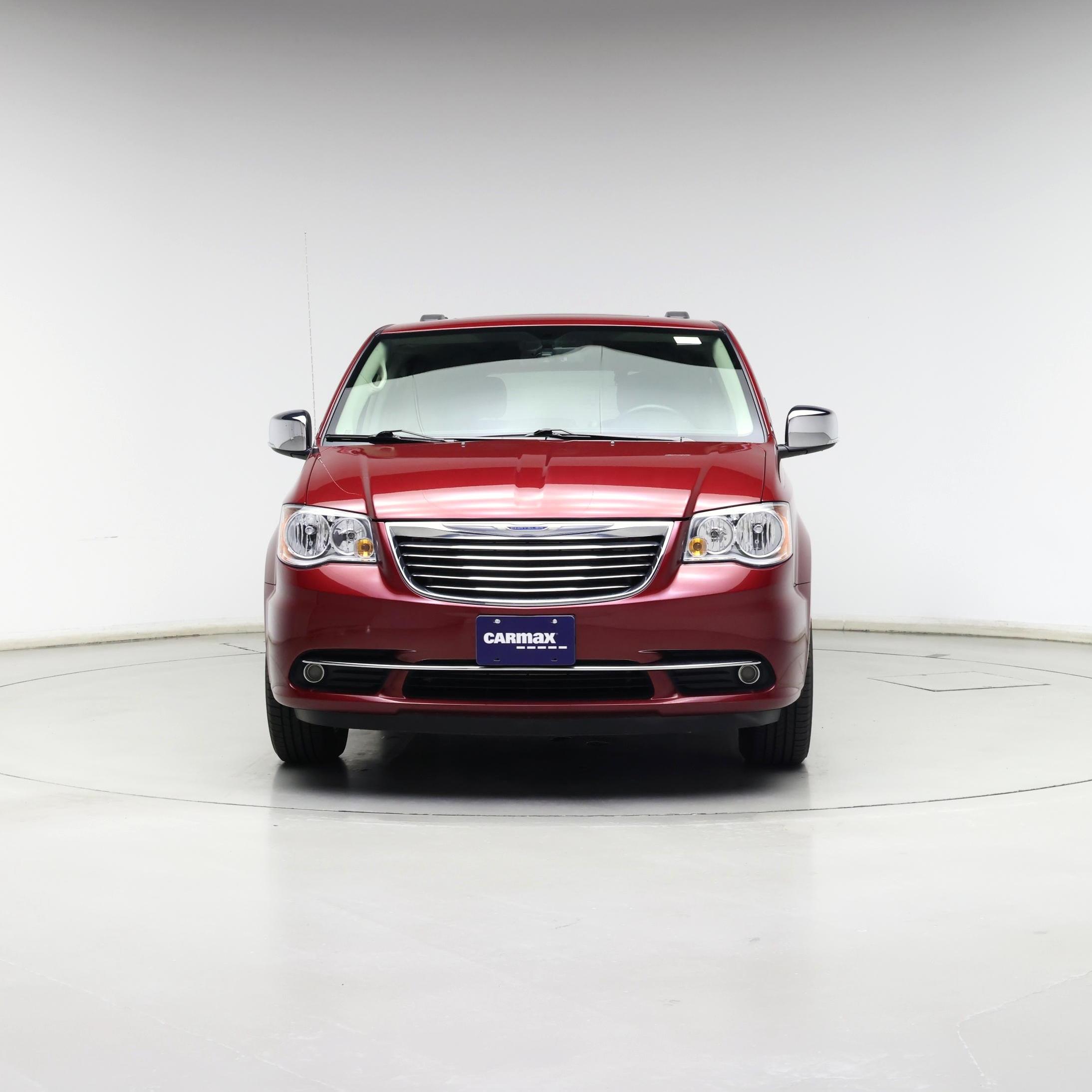Thumbnail: 2016 Chrysler Town & Country - 5