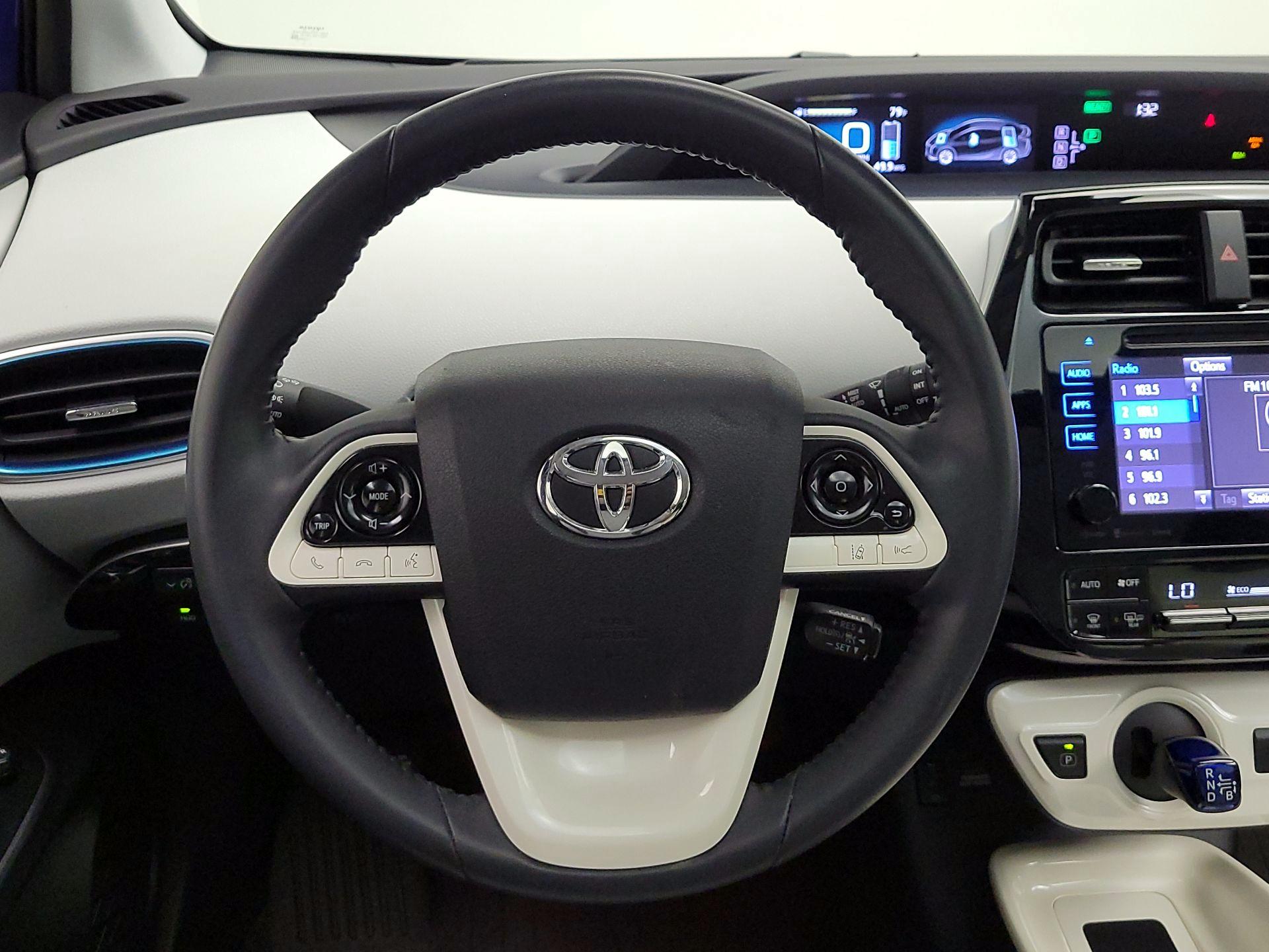 Thumbnail: 2016 Toyota Prius - 10