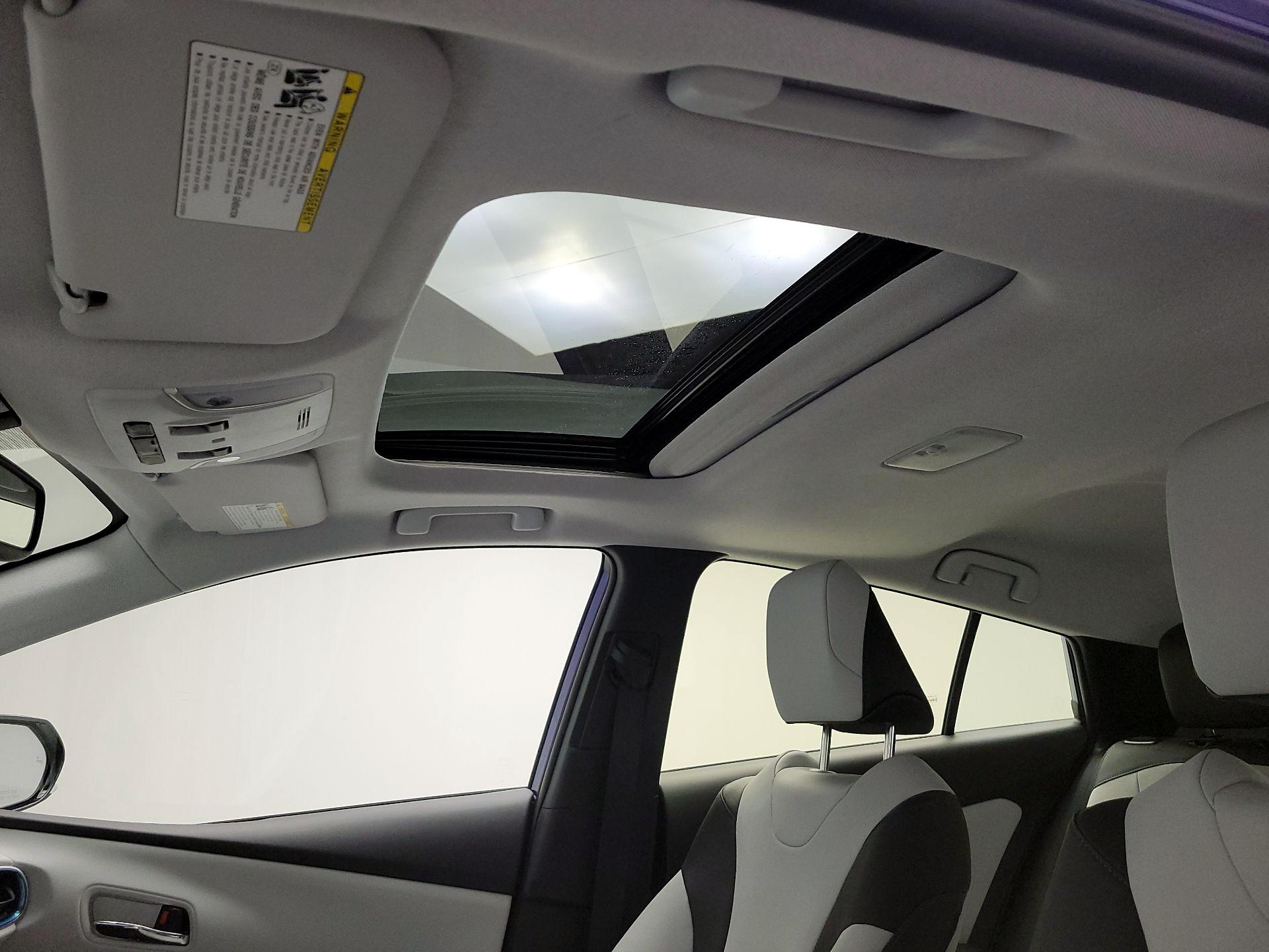 Thumbnail: 2016 Toyota Prius - 19