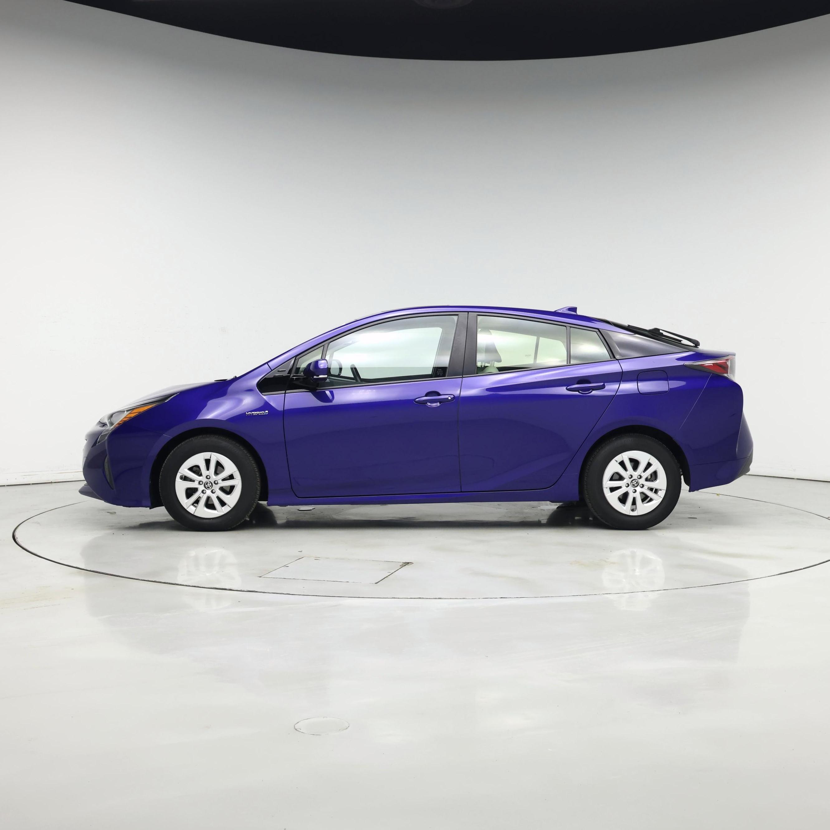 Thumbnail: 2016 Toyota Prius - 3