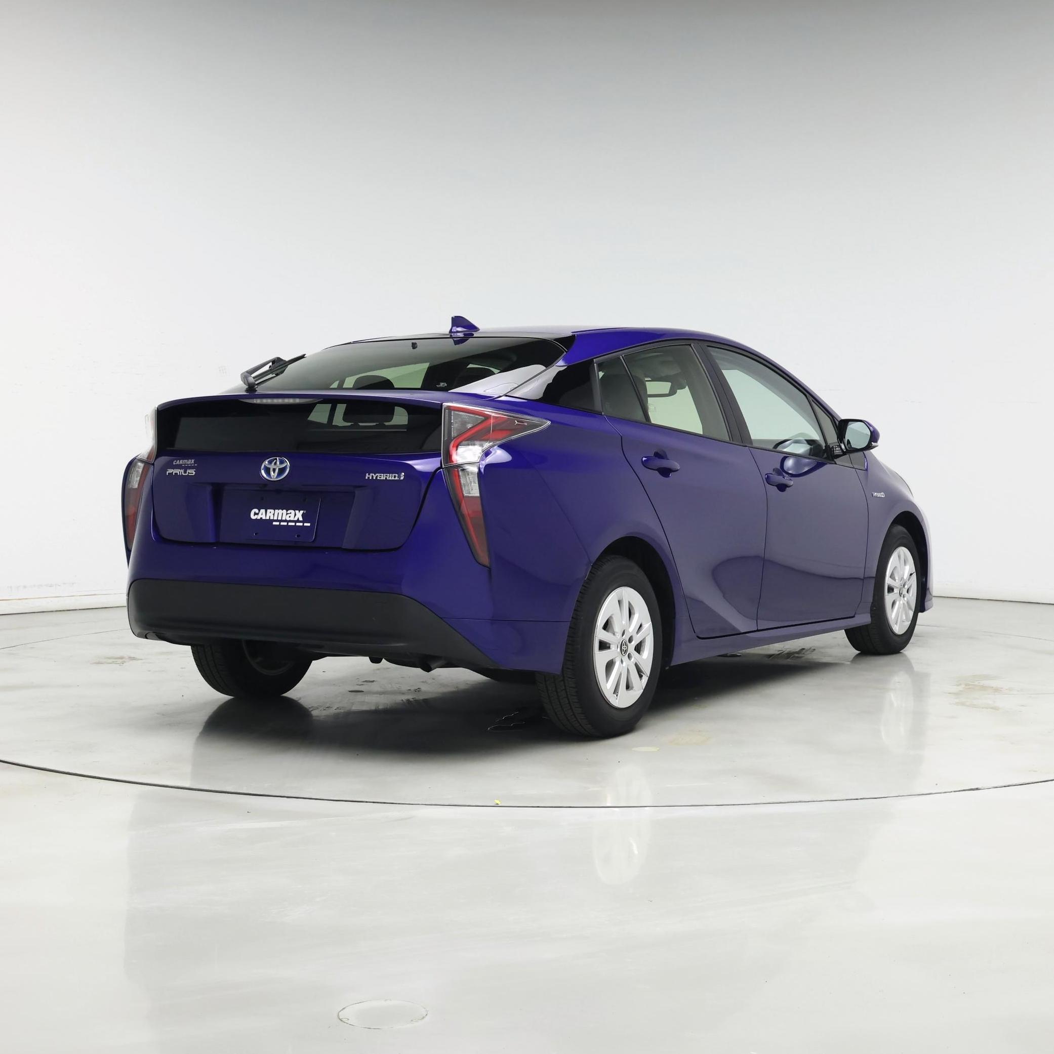 Thumbnail: 2016 Toyota Prius - 8