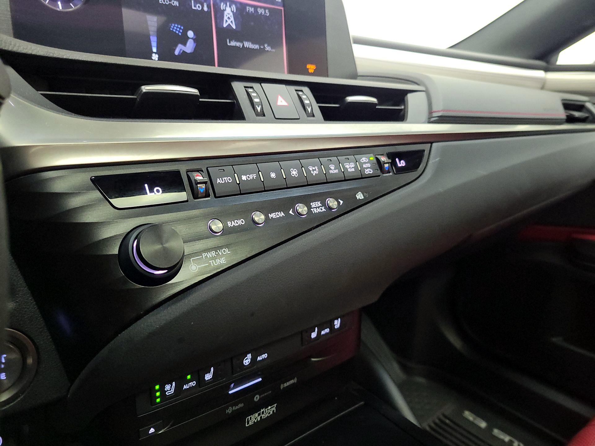 Thumbnail: 2020 Lexus ES - 16