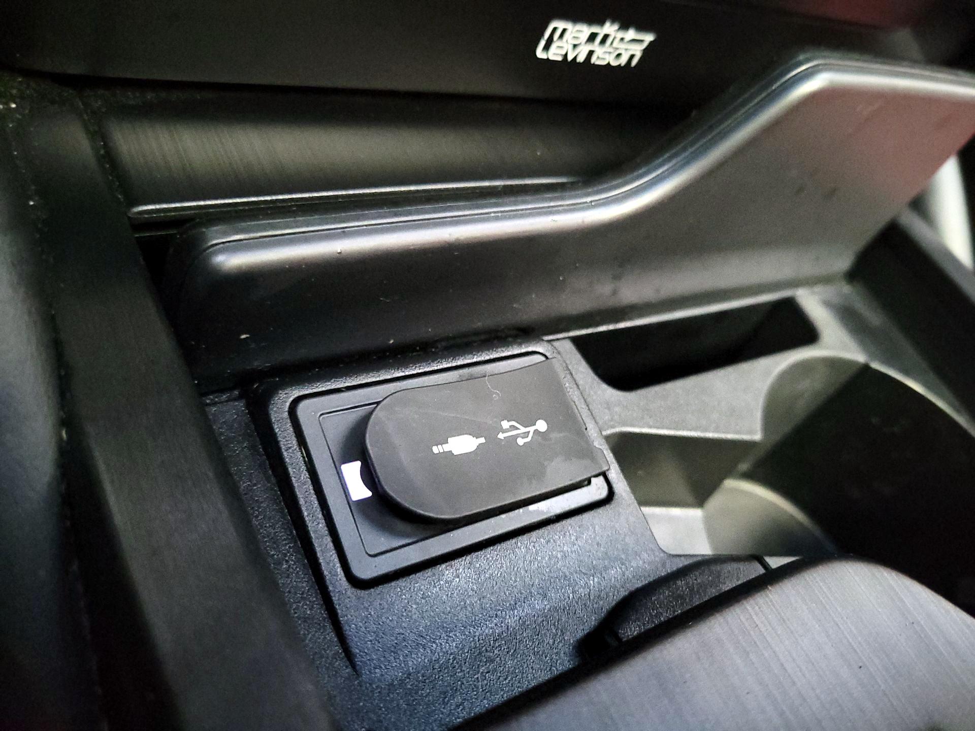 Thumbnail: 2020 Lexus ES - 18