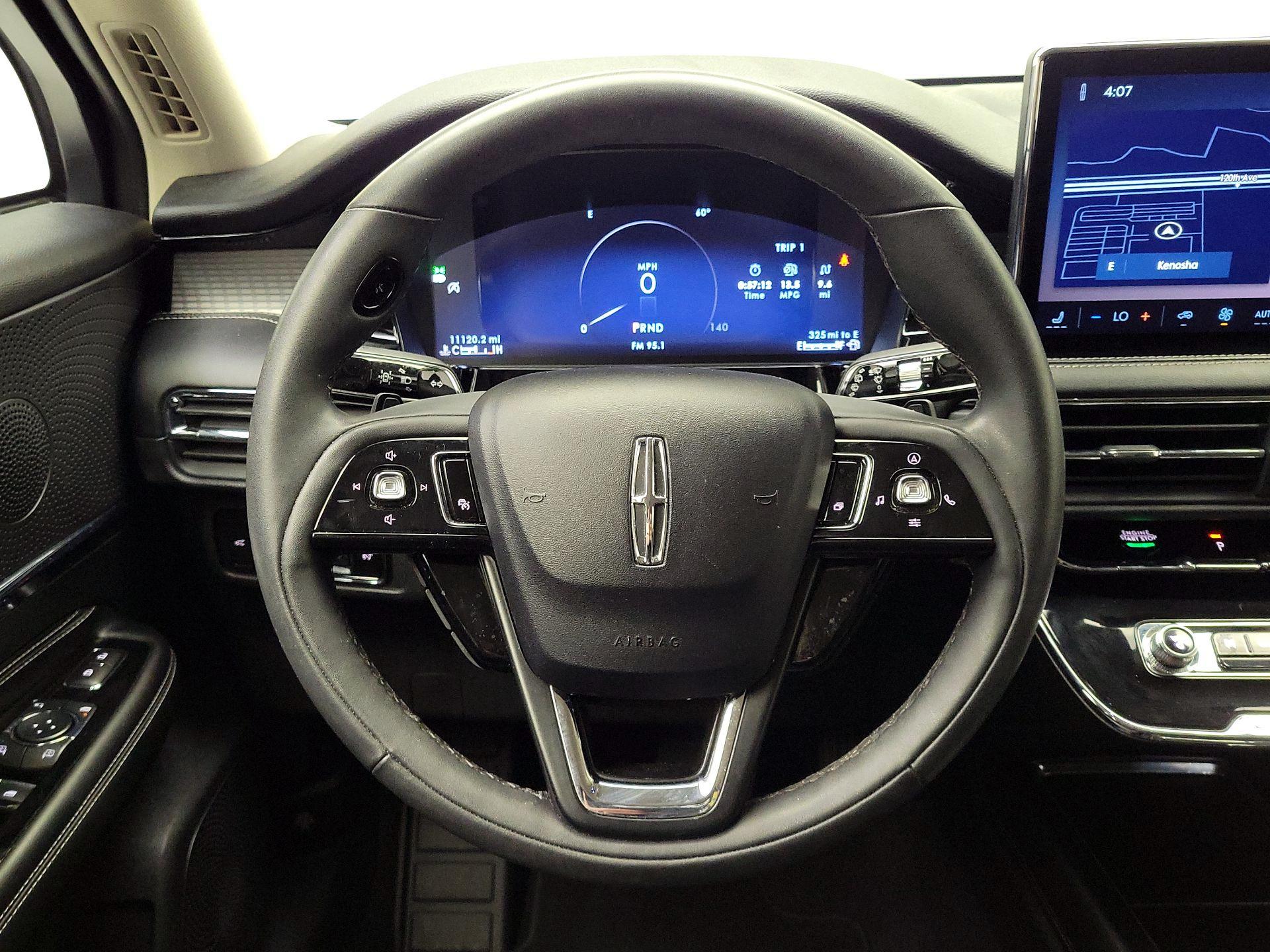 Thumbnail: 2023 Lincoln Corsair - 10