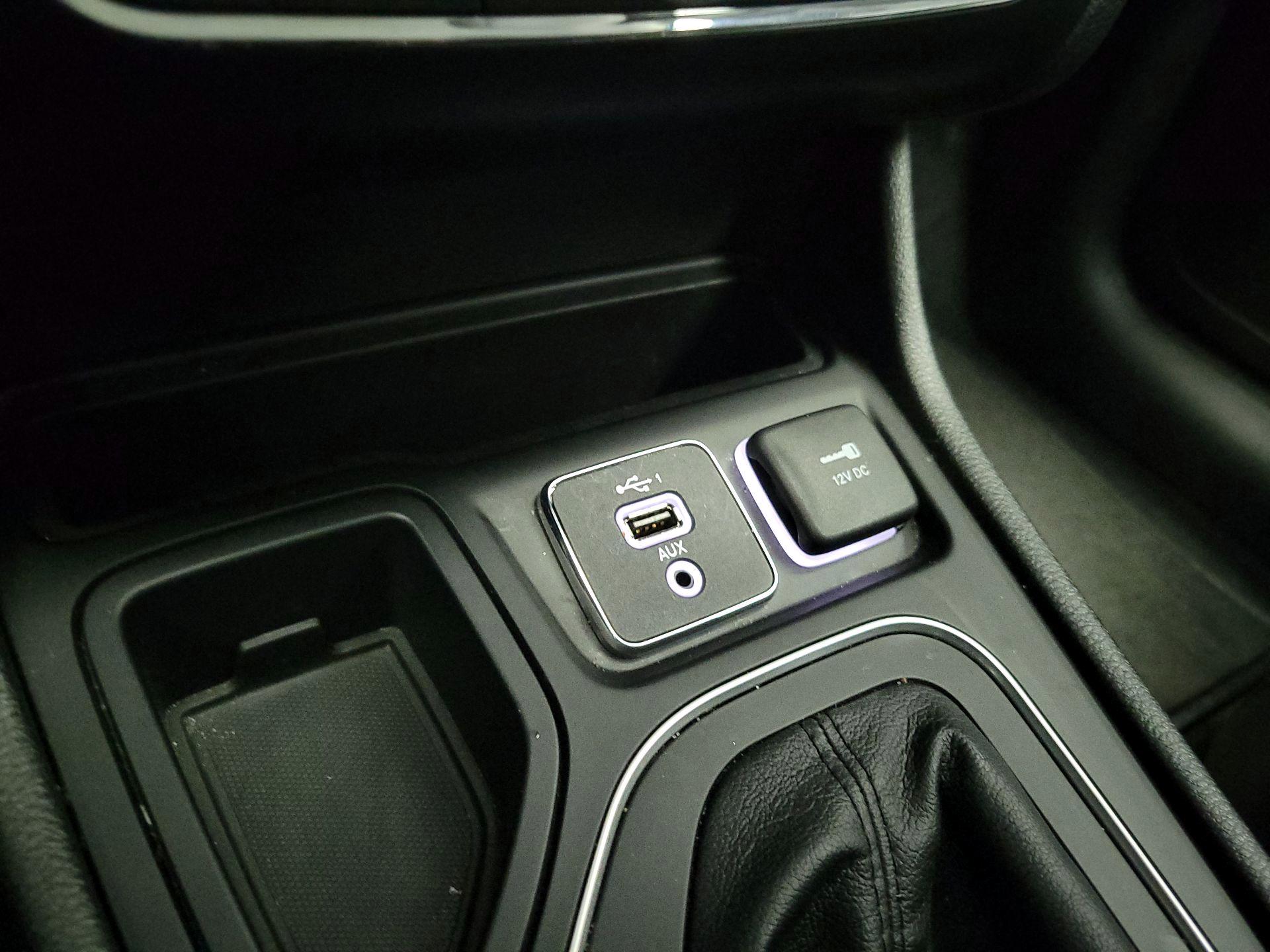 Thumbnail: 2021 Jeep Cherokee - 18