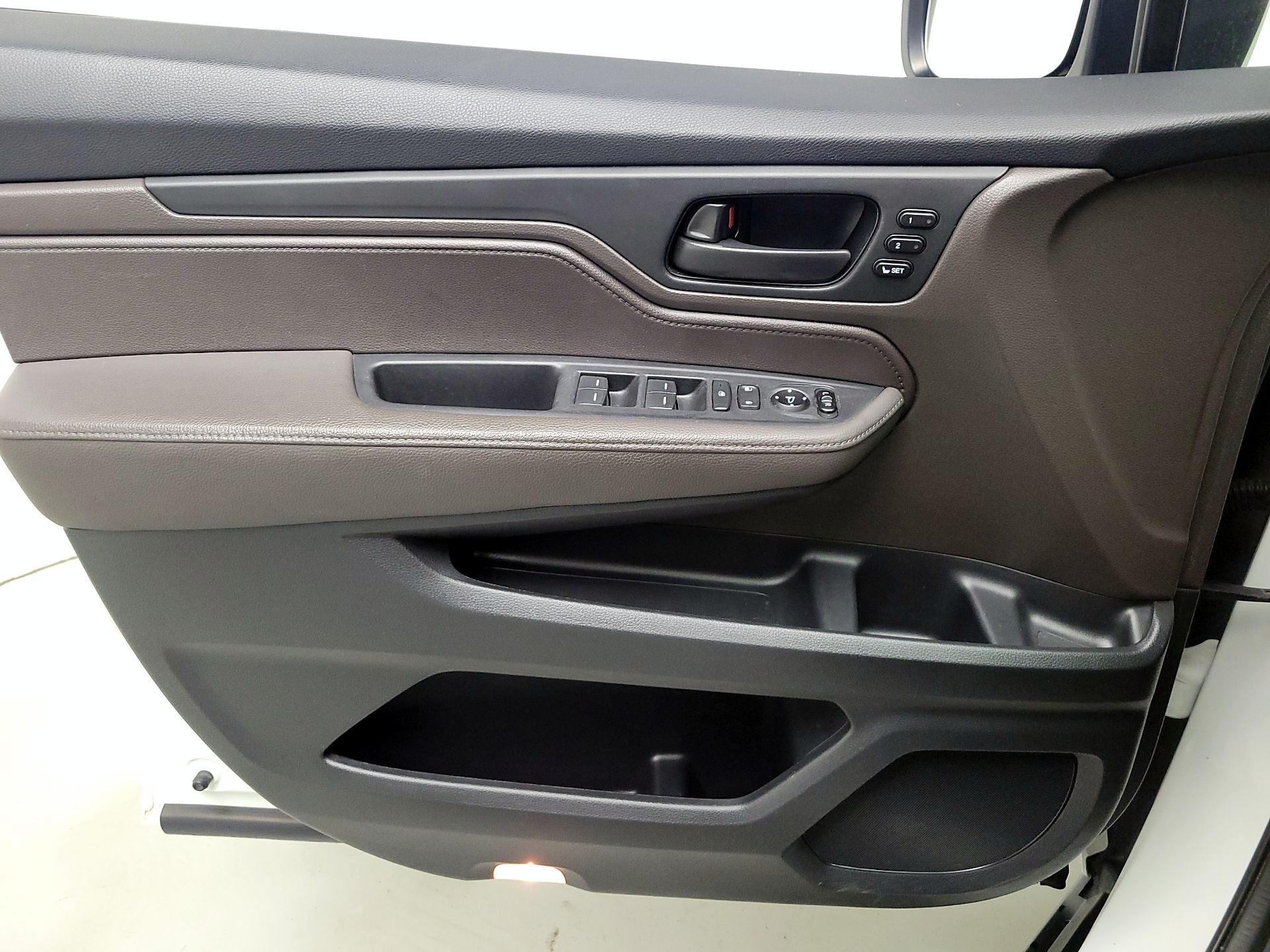 Thumbnail: 2020 Honda Odyssey - 12