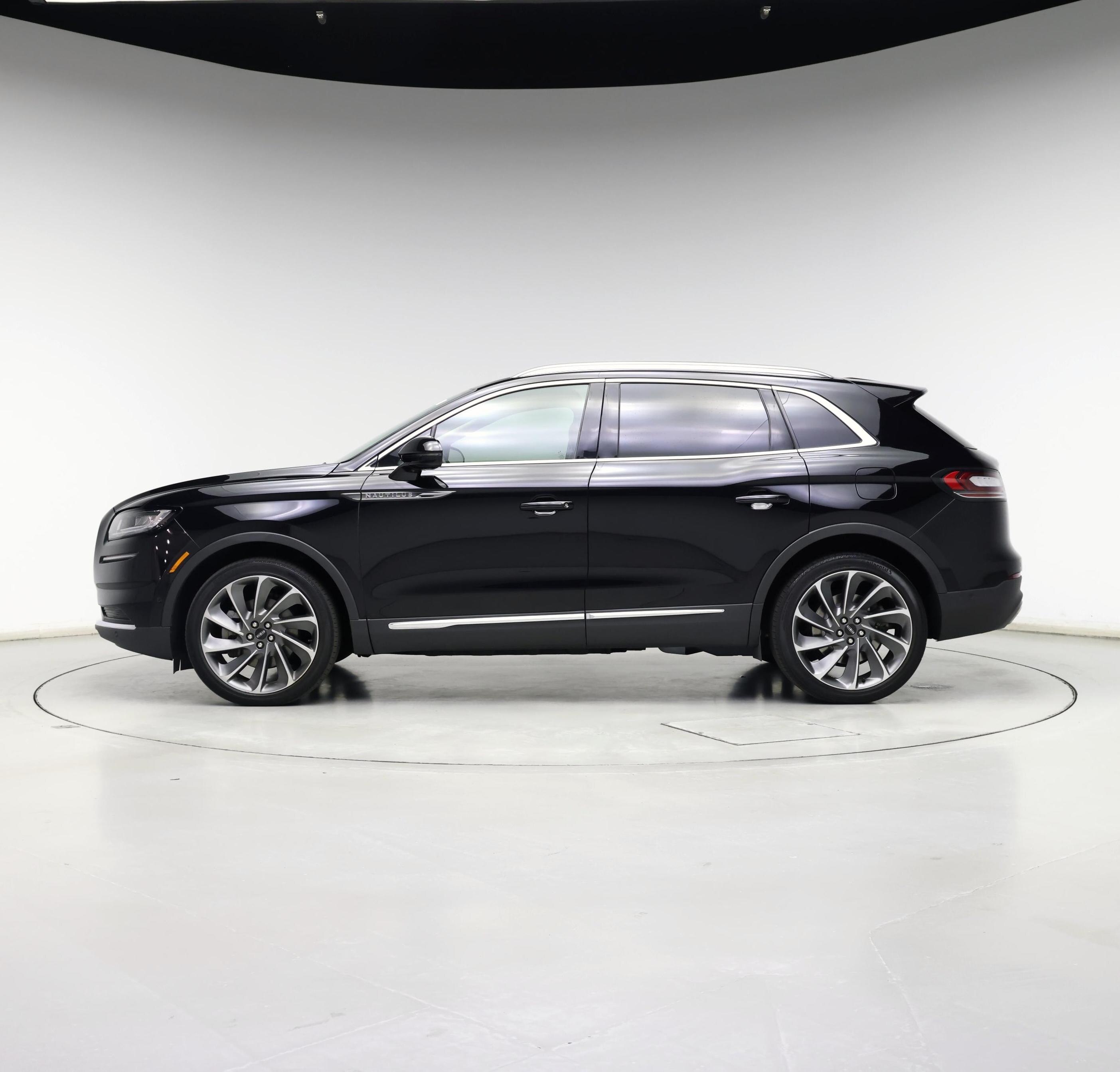 Thumbnail: 2022 Lincoln Nautilus - 3