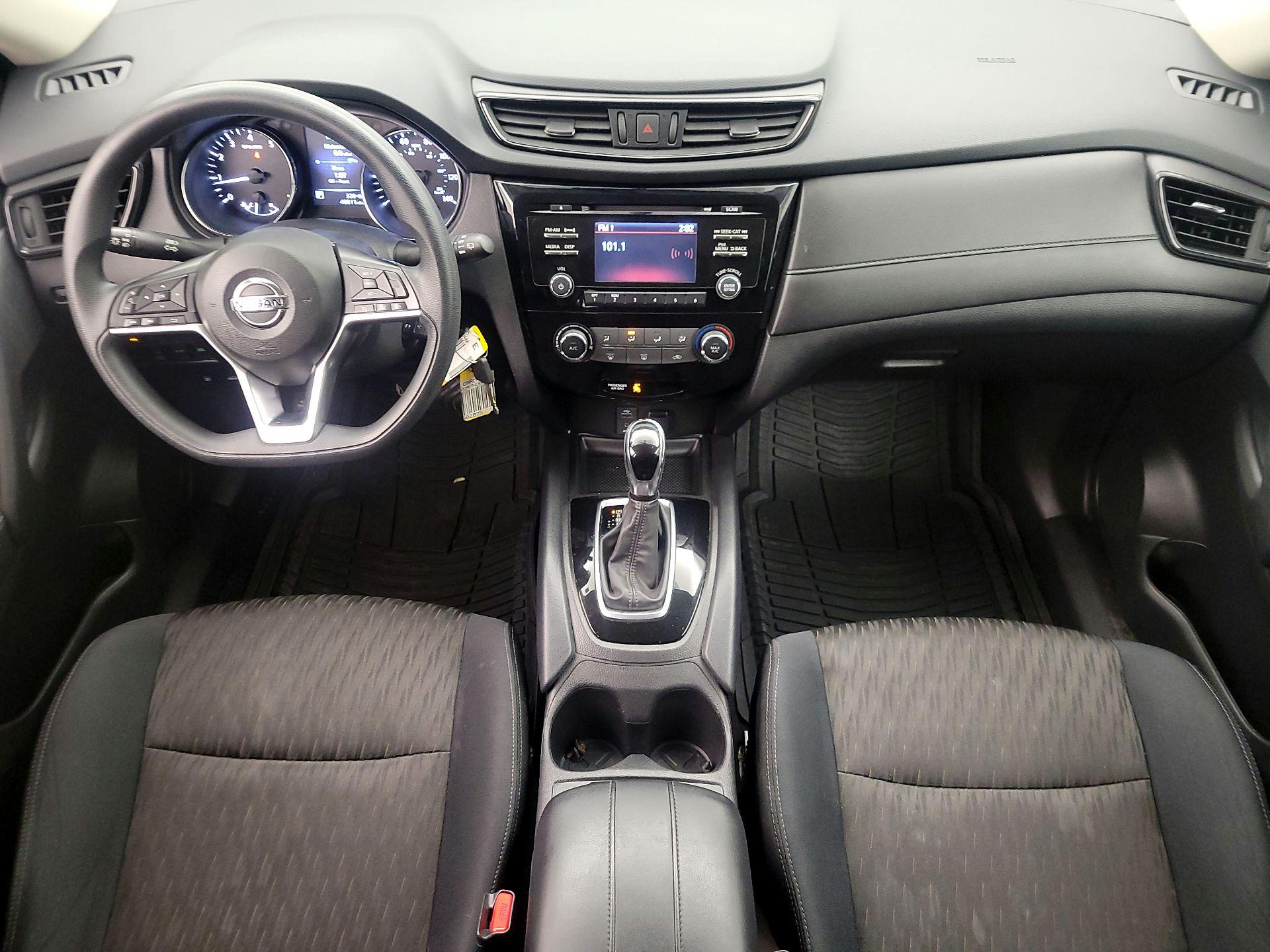 Thumbnail: 2017 Nissan Rogue - 9