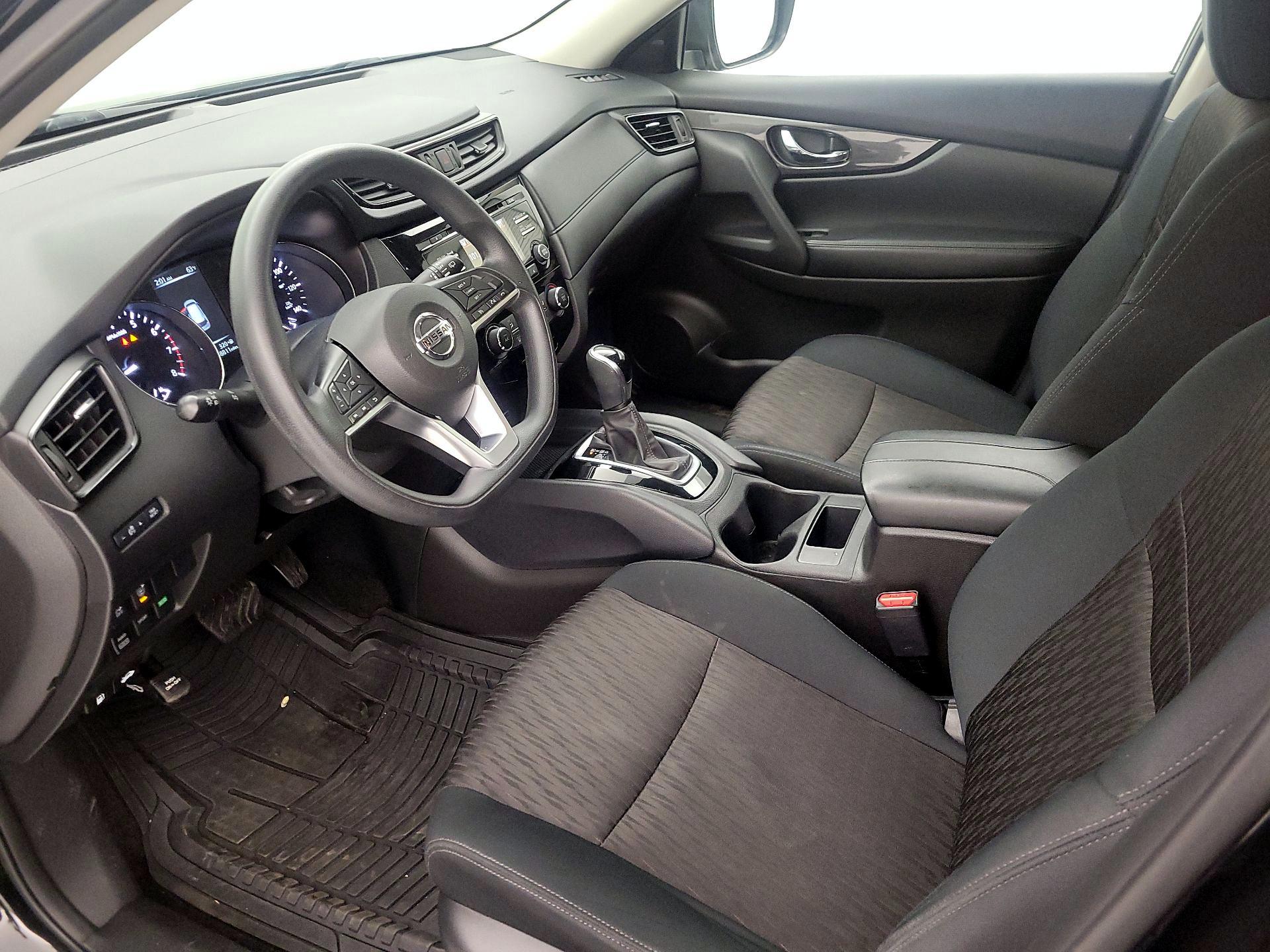 Thumbnail: 2017 Nissan Rogue - 11