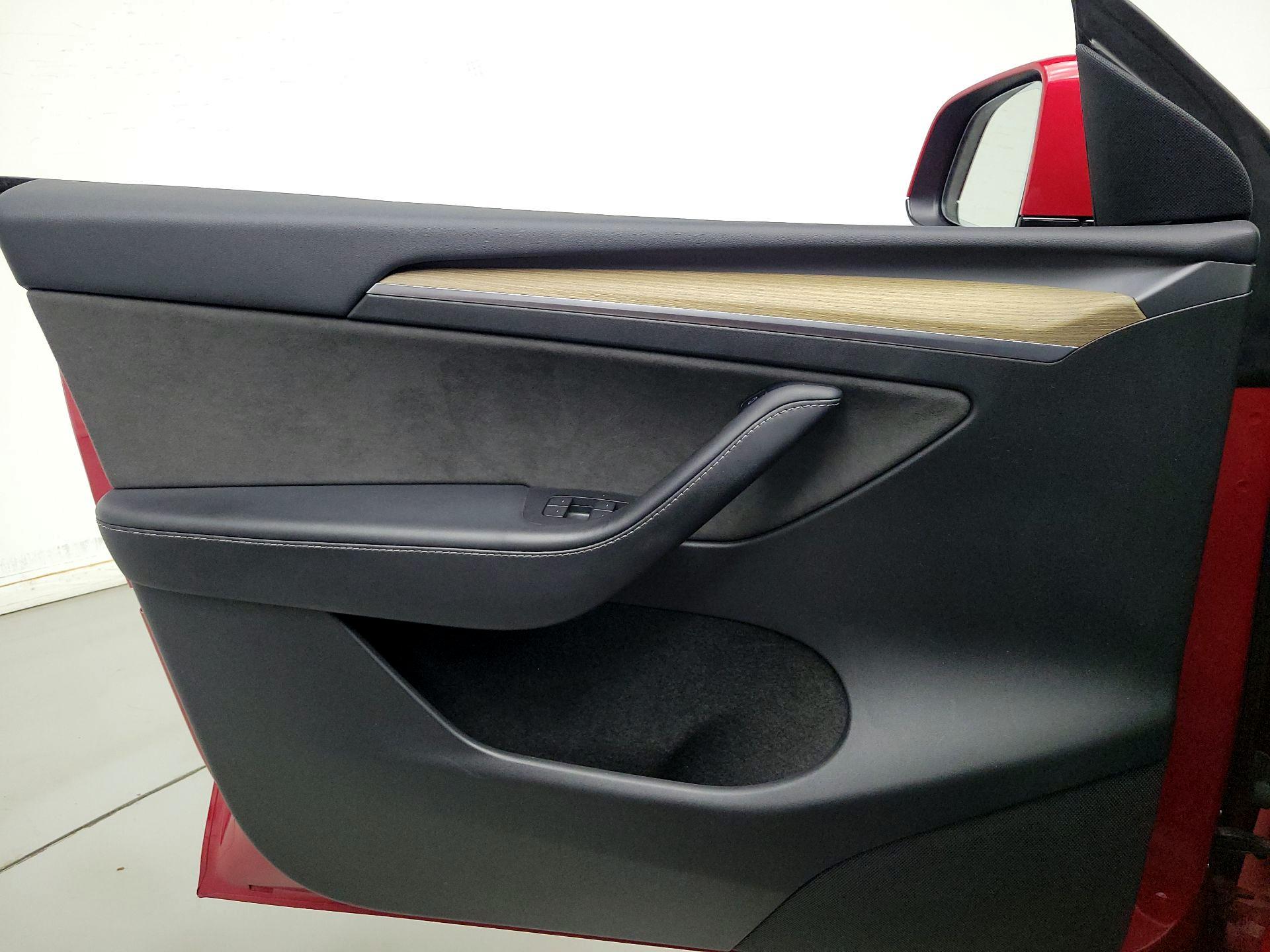 Thumbnail: 2023 Tesla Model Y - 12