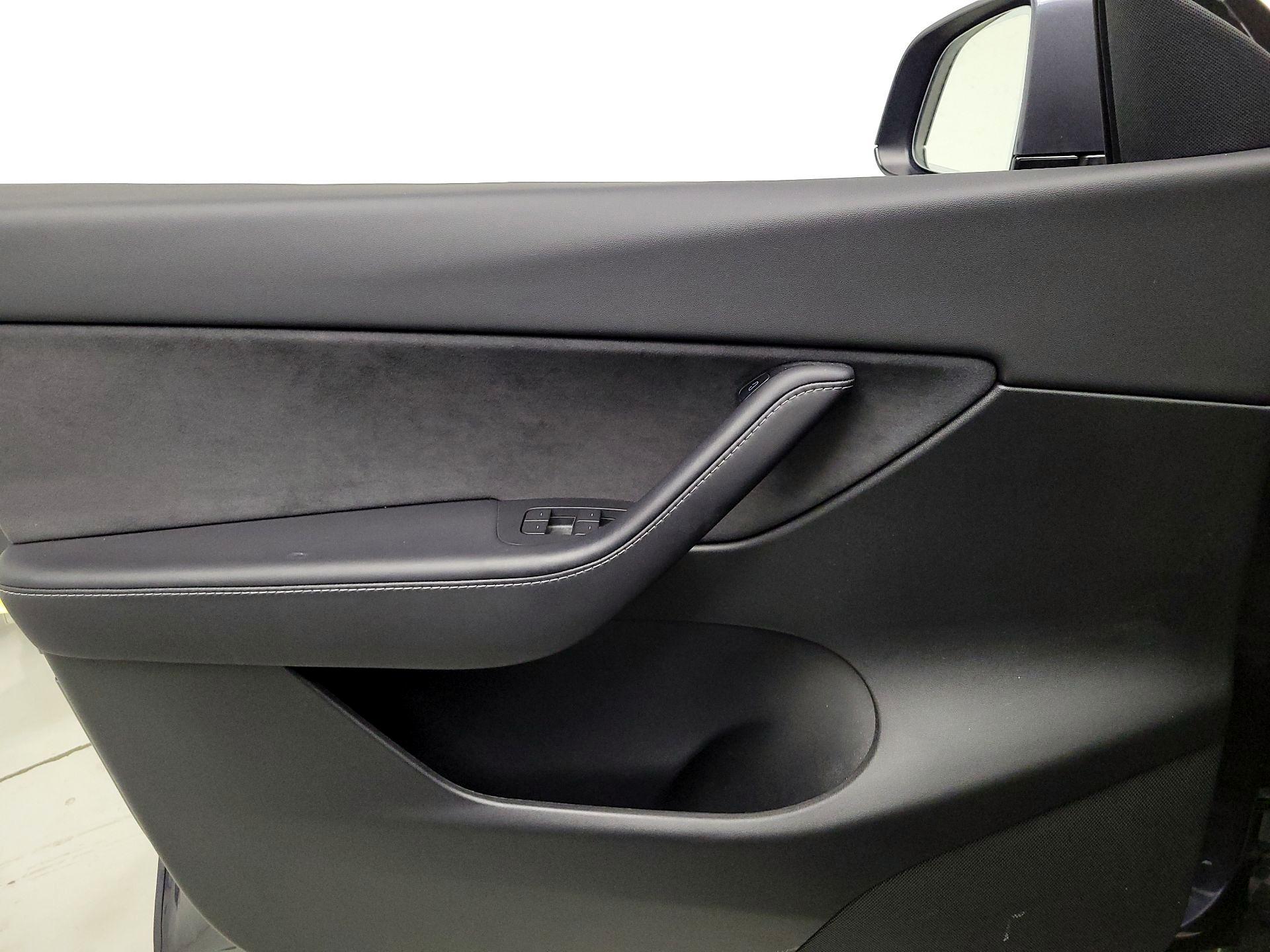 Thumbnail: 2021 Tesla Model Y - 12