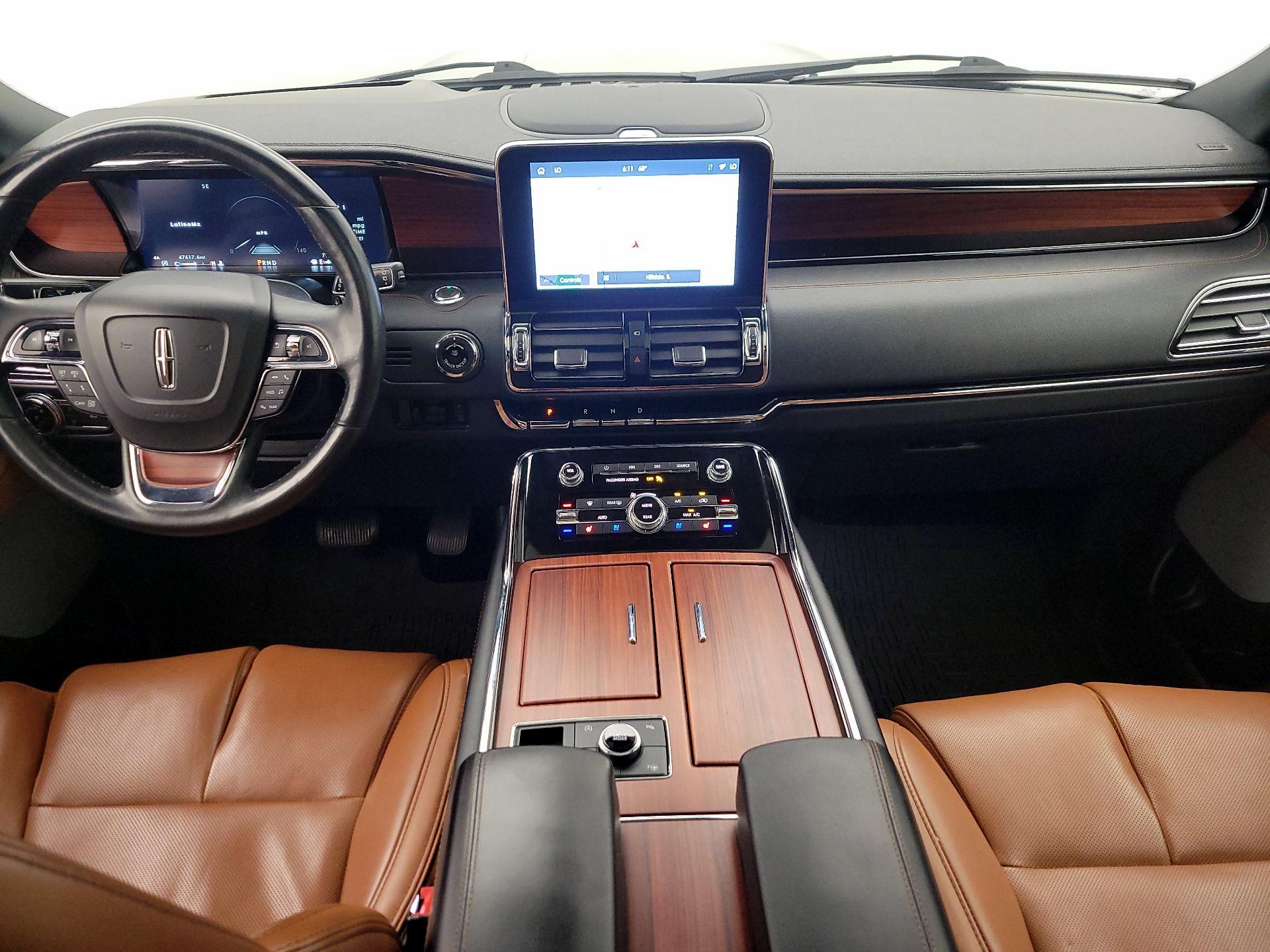 Thumbnail: 2021 Lincoln Navigator L - 9
