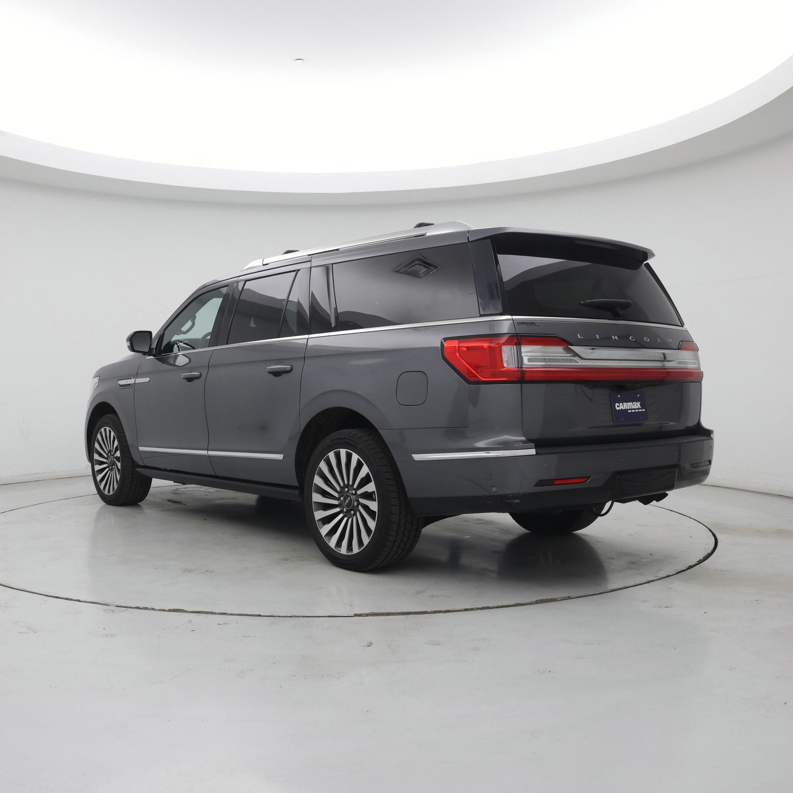 Thumbnail: 2021 Lincoln Navigator L - 2