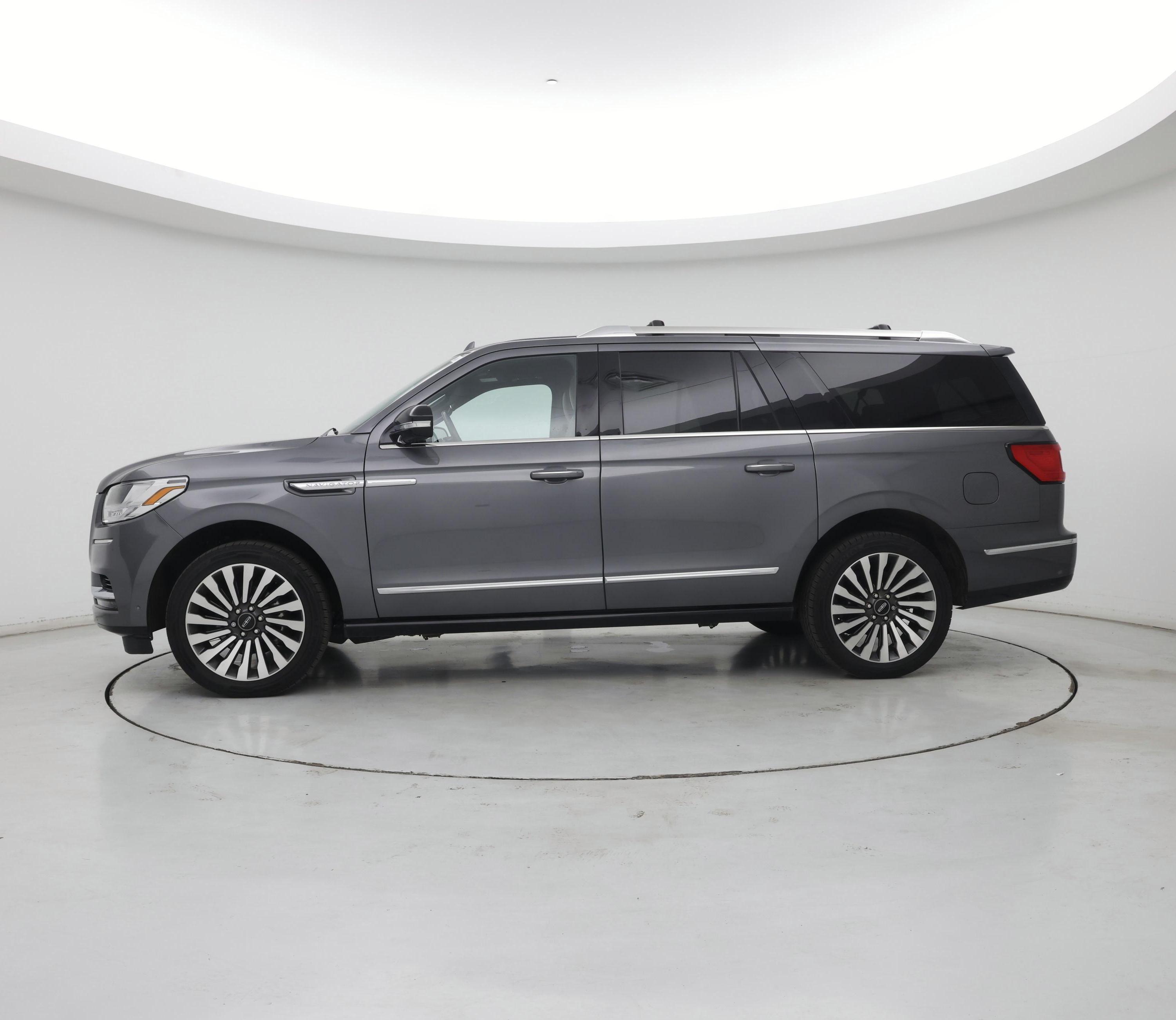 Thumbnail: 2021 Lincoln Navigator L - 3