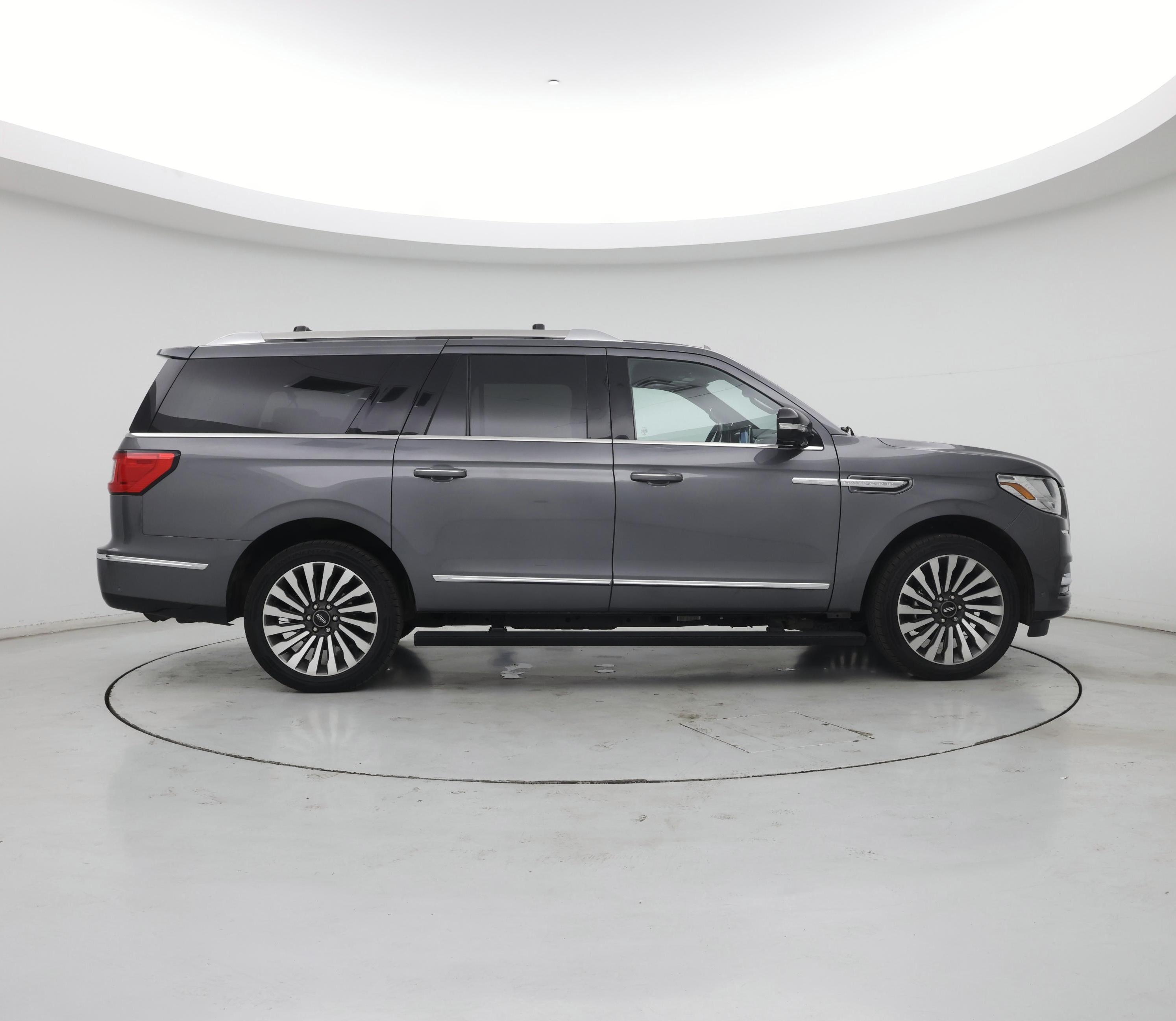 Thumbnail: 2021 Lincoln Navigator L - 7
