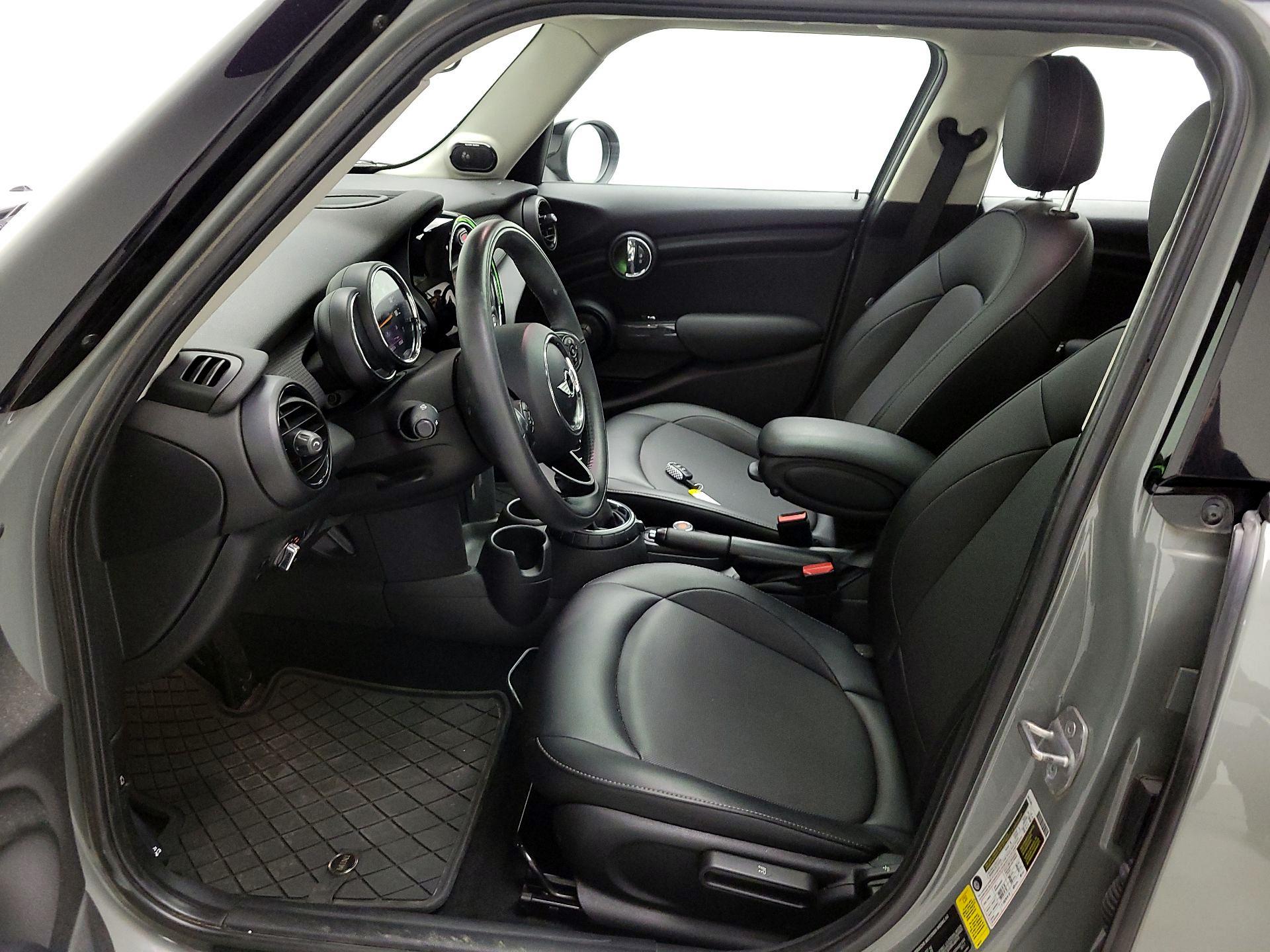 Thumbnail: 2016 MINI Cooper Hardtop - 11