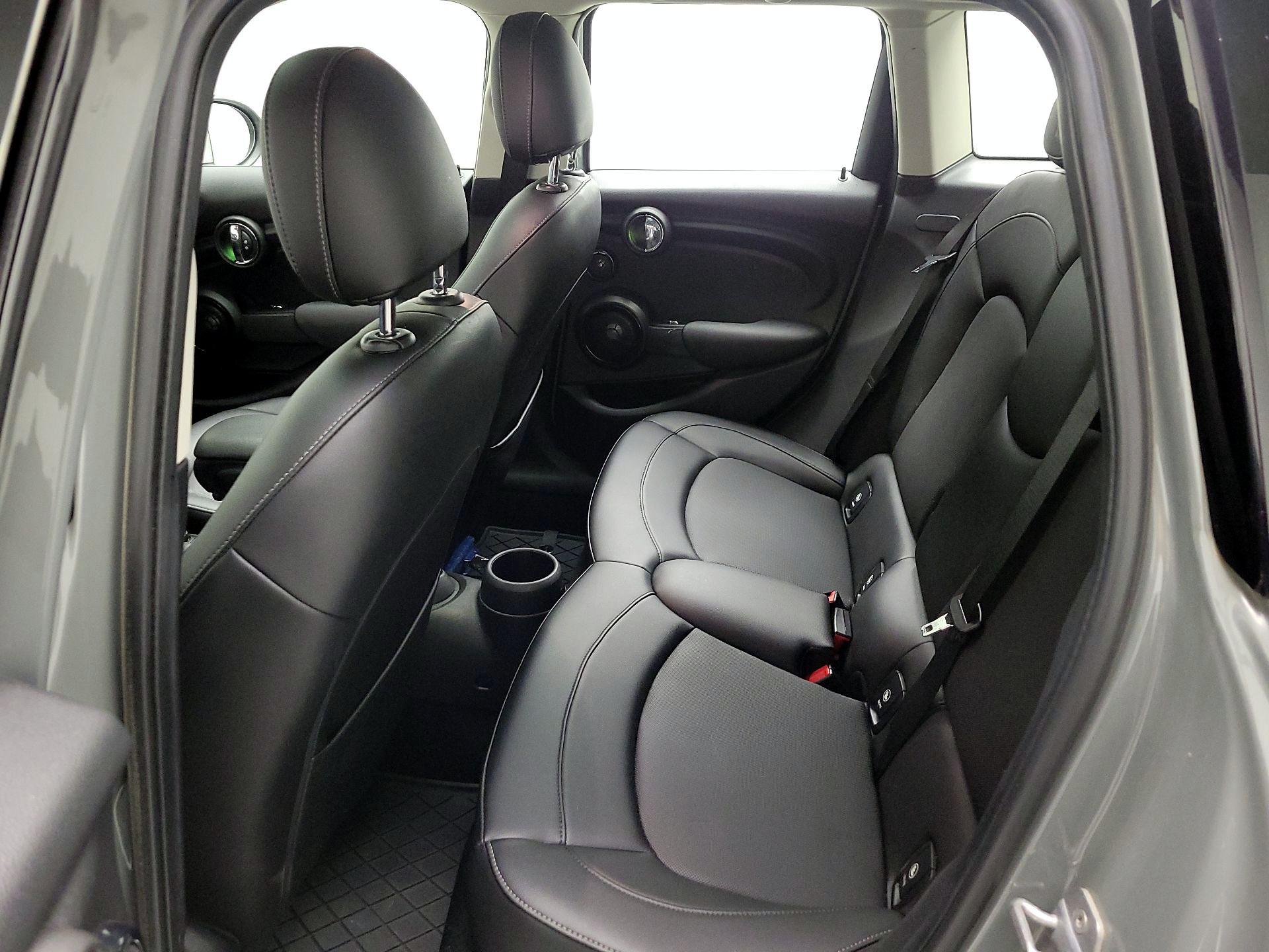 Thumbnail: 2016 MINI Cooper Hardtop - 16