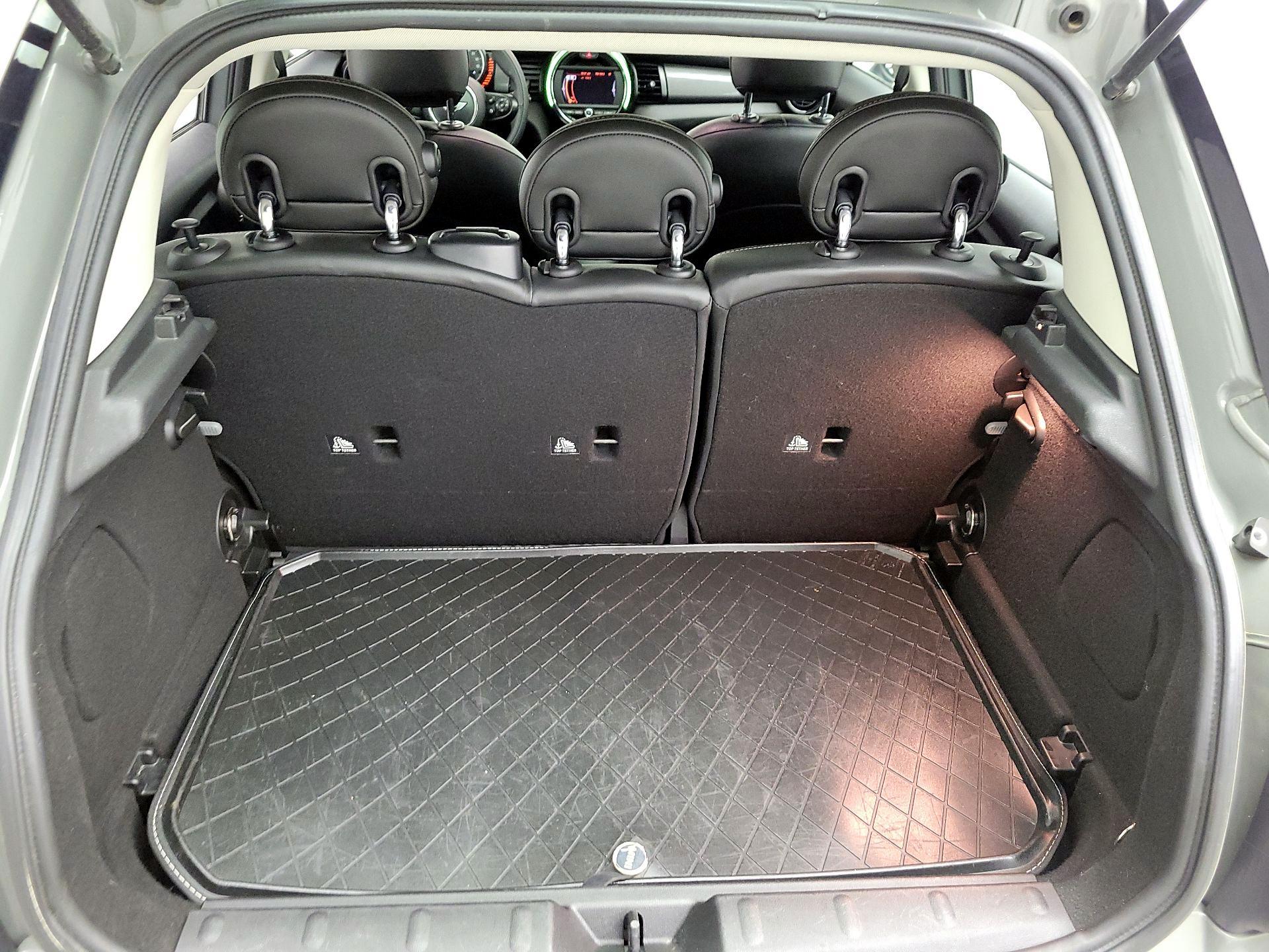 Thumbnail: 2016 MINI Cooper Hardtop - 17