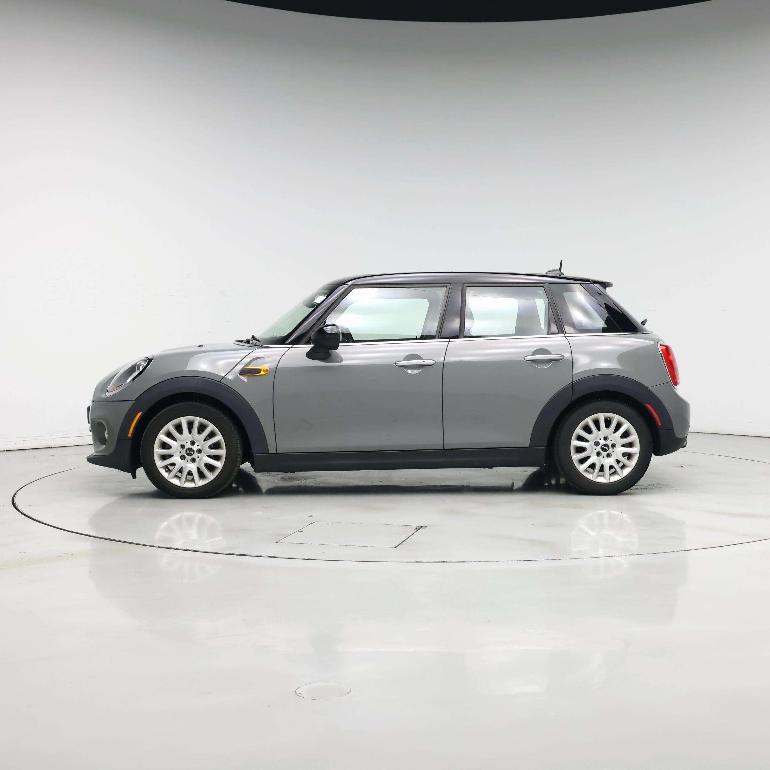 Thumbnail: 2016 MINI Cooper Hardtop - 3
