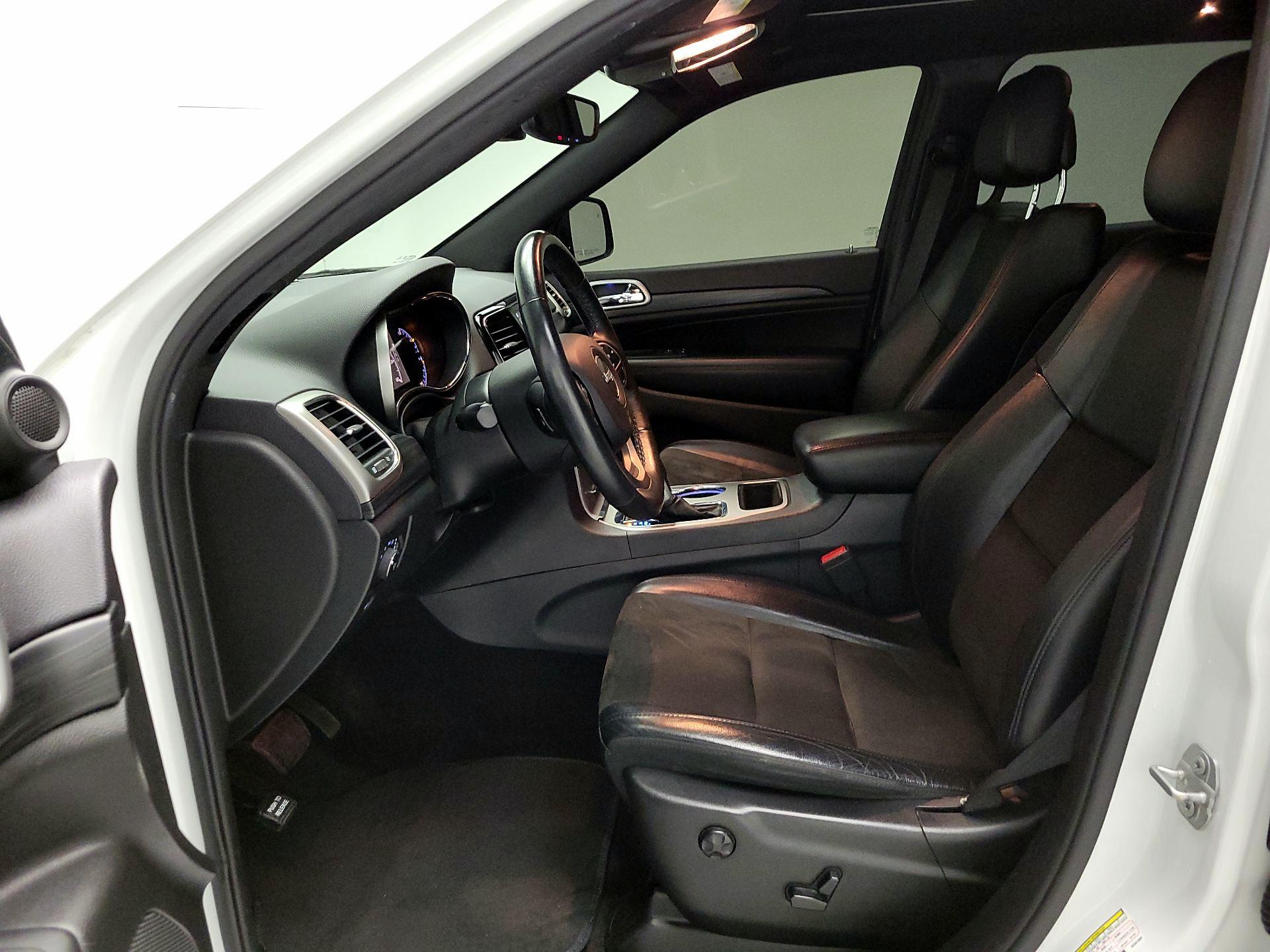 Thumbnail: 2019 Jeep Grand Cherokee - 11