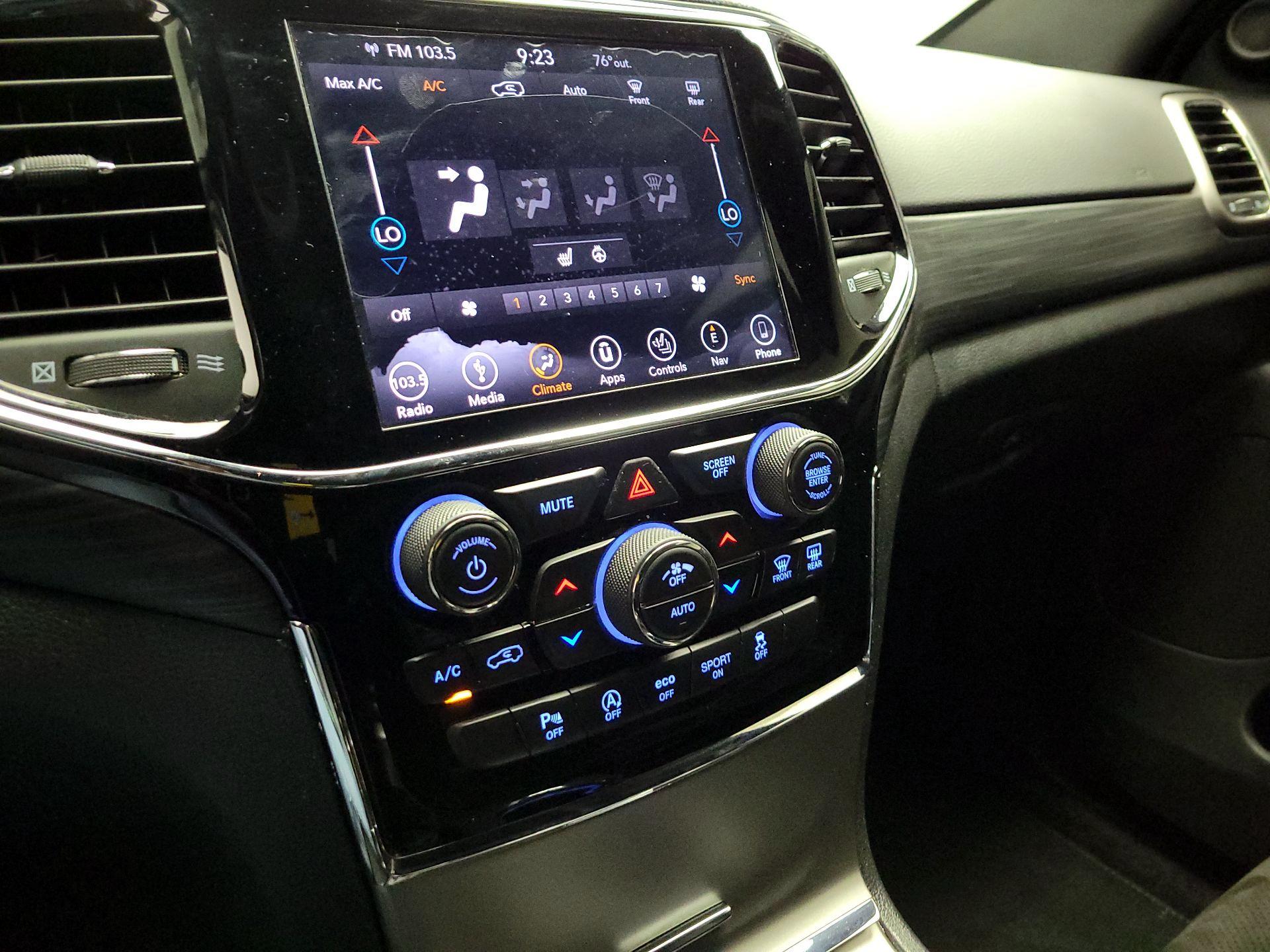Thumbnail: 2019 Jeep Grand Cherokee - 16