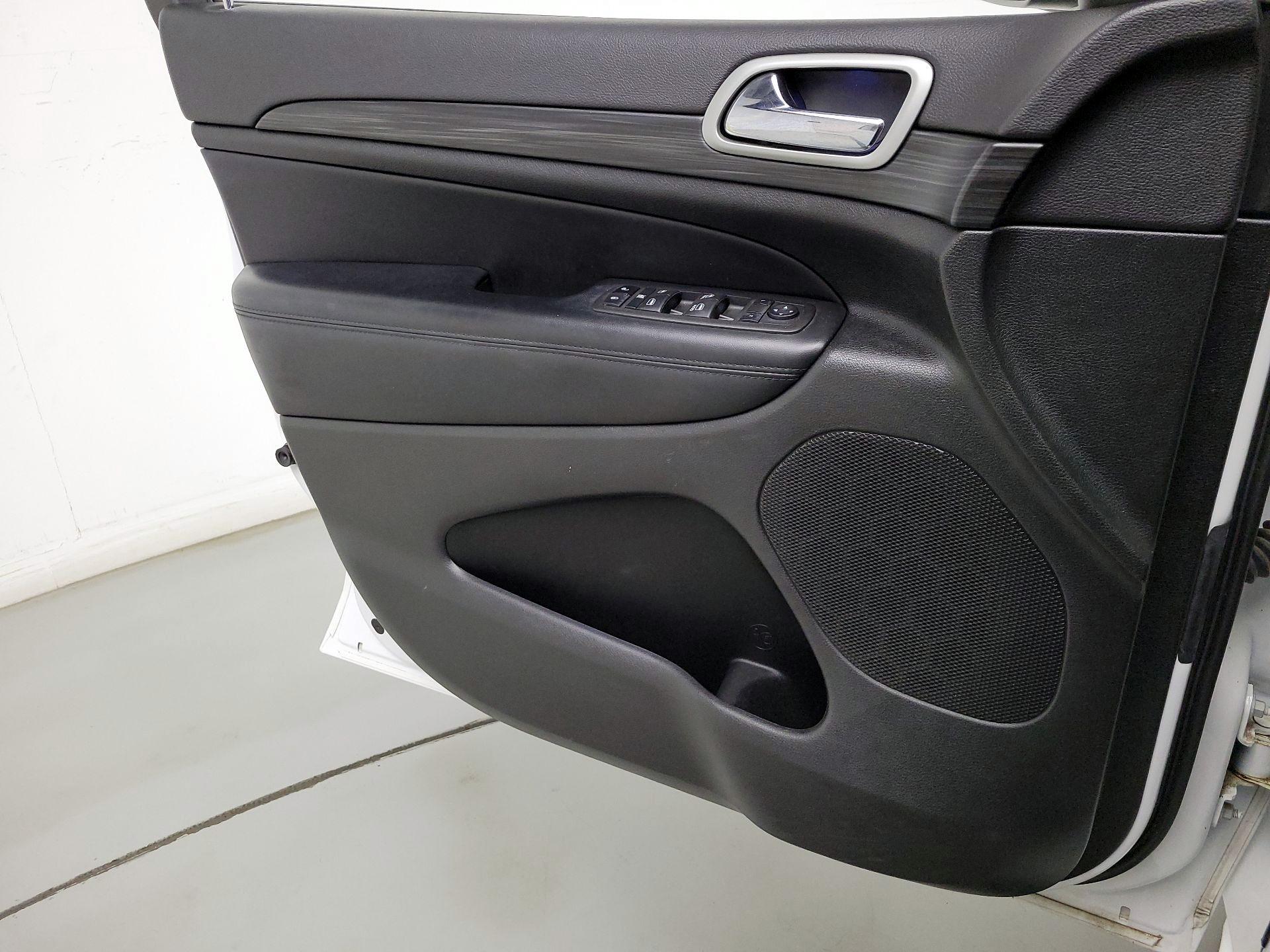 Thumbnail: 2022 Jeep Grand Cherokee - 12