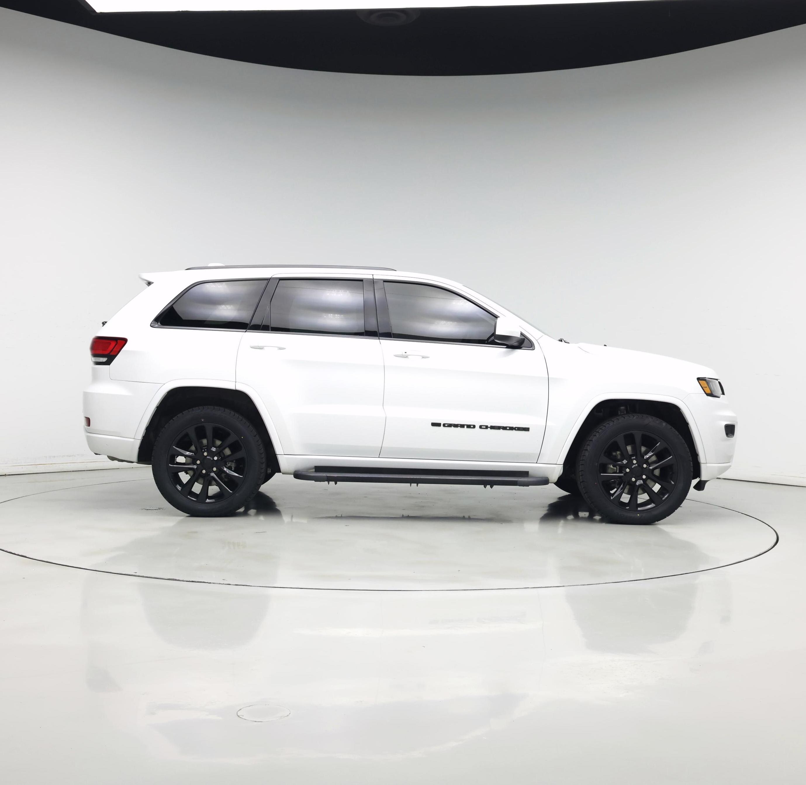Thumbnail: 2022 Jeep Grand Cherokee - 7