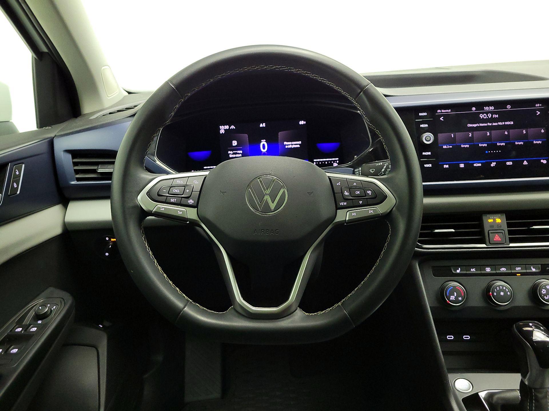Thumbnail: 2022 Volkswagen Taos - 10