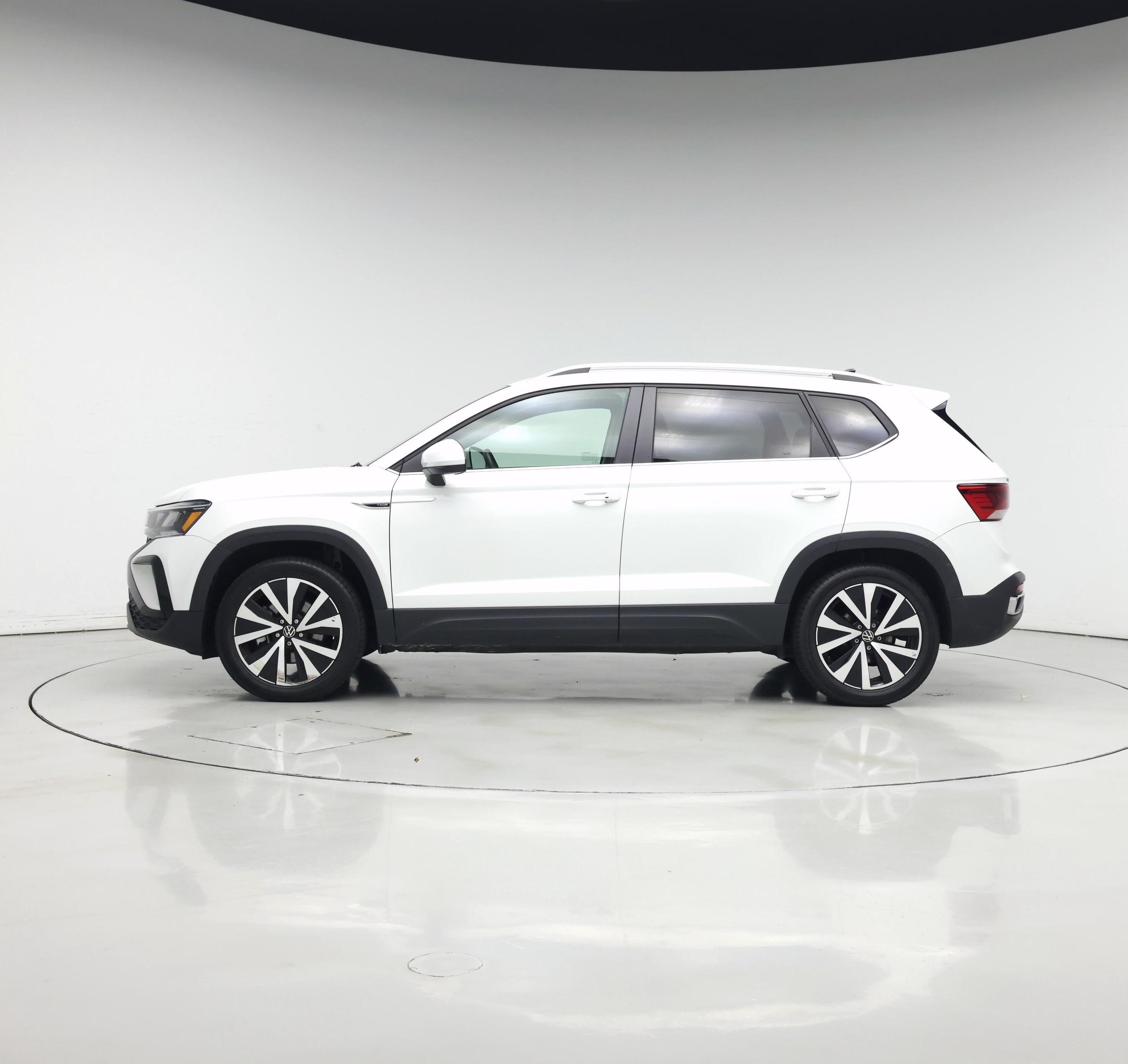 Thumbnail: 2022 Volkswagen Taos - 3
