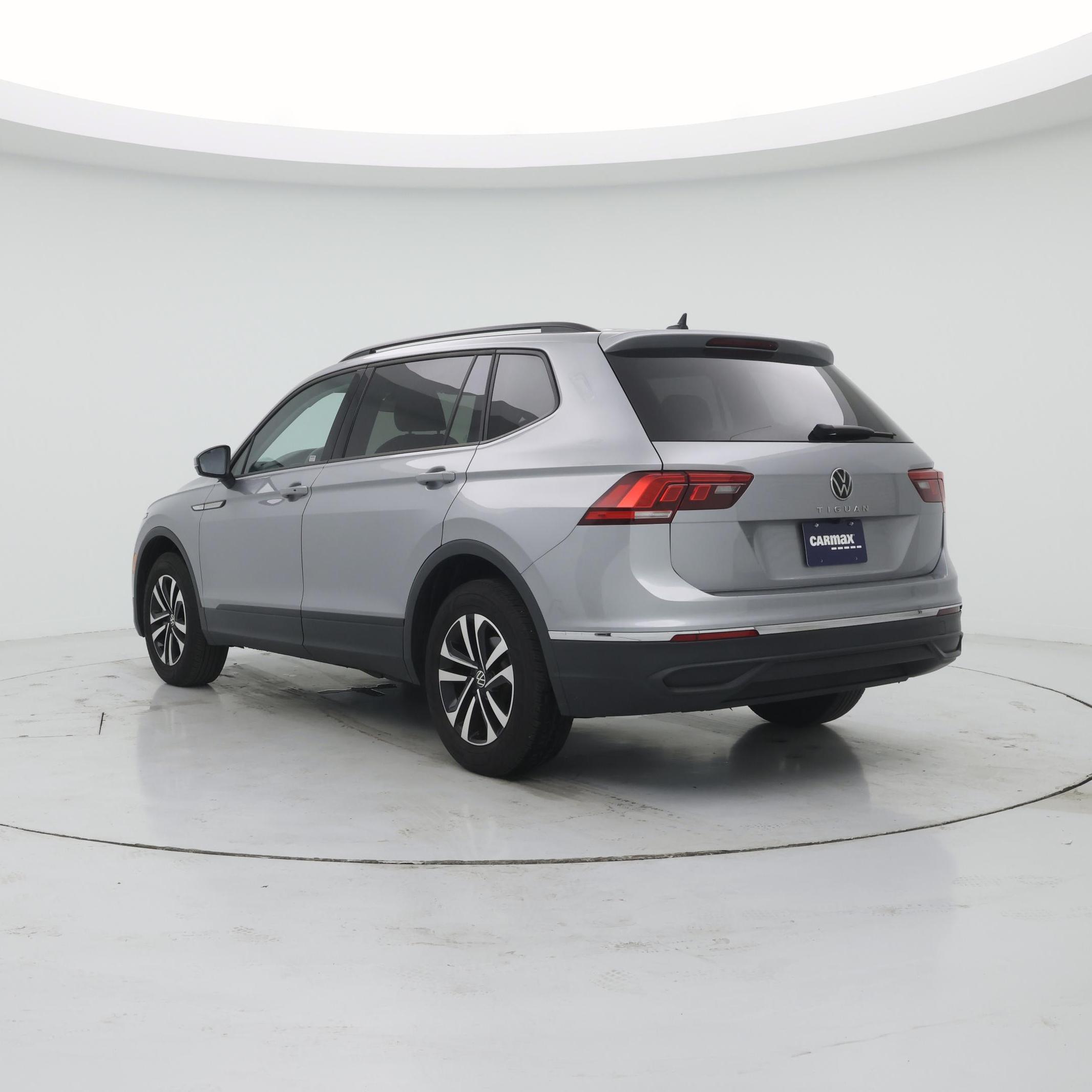 Thumbnail: 2023 Volkswagen Tiguan - 2