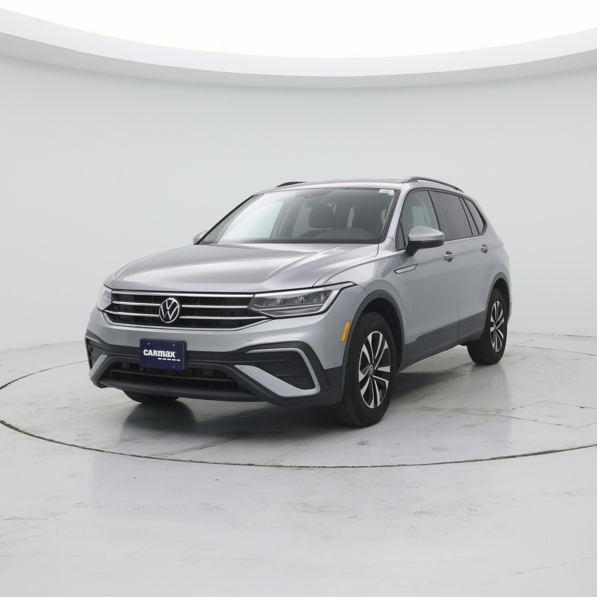 Thumbnail: 2023 Volkswagen Tiguan - 4