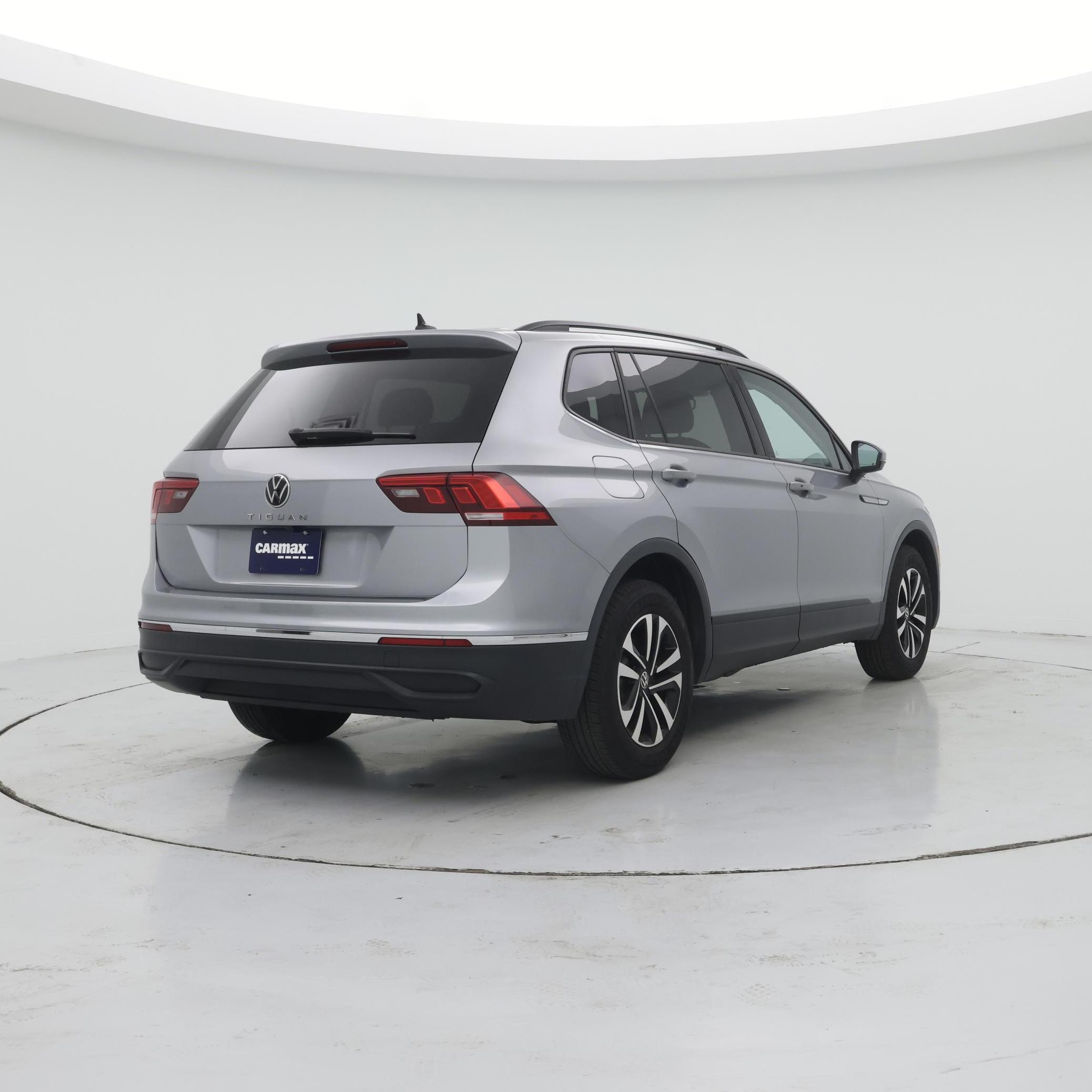 Thumbnail: 2023 Volkswagen Tiguan - 8