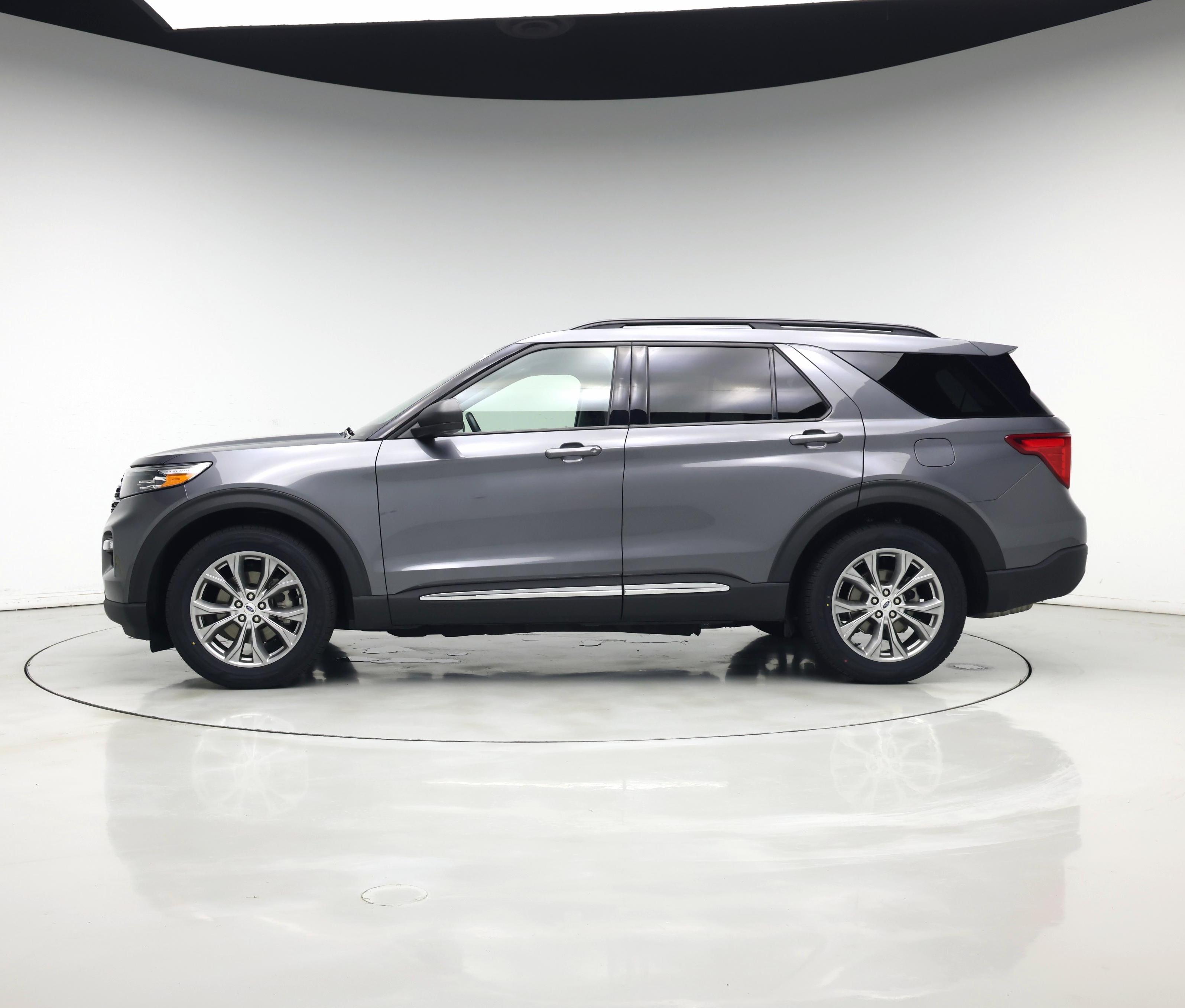 Thumbnail: 2022 Ford Explorer - 3